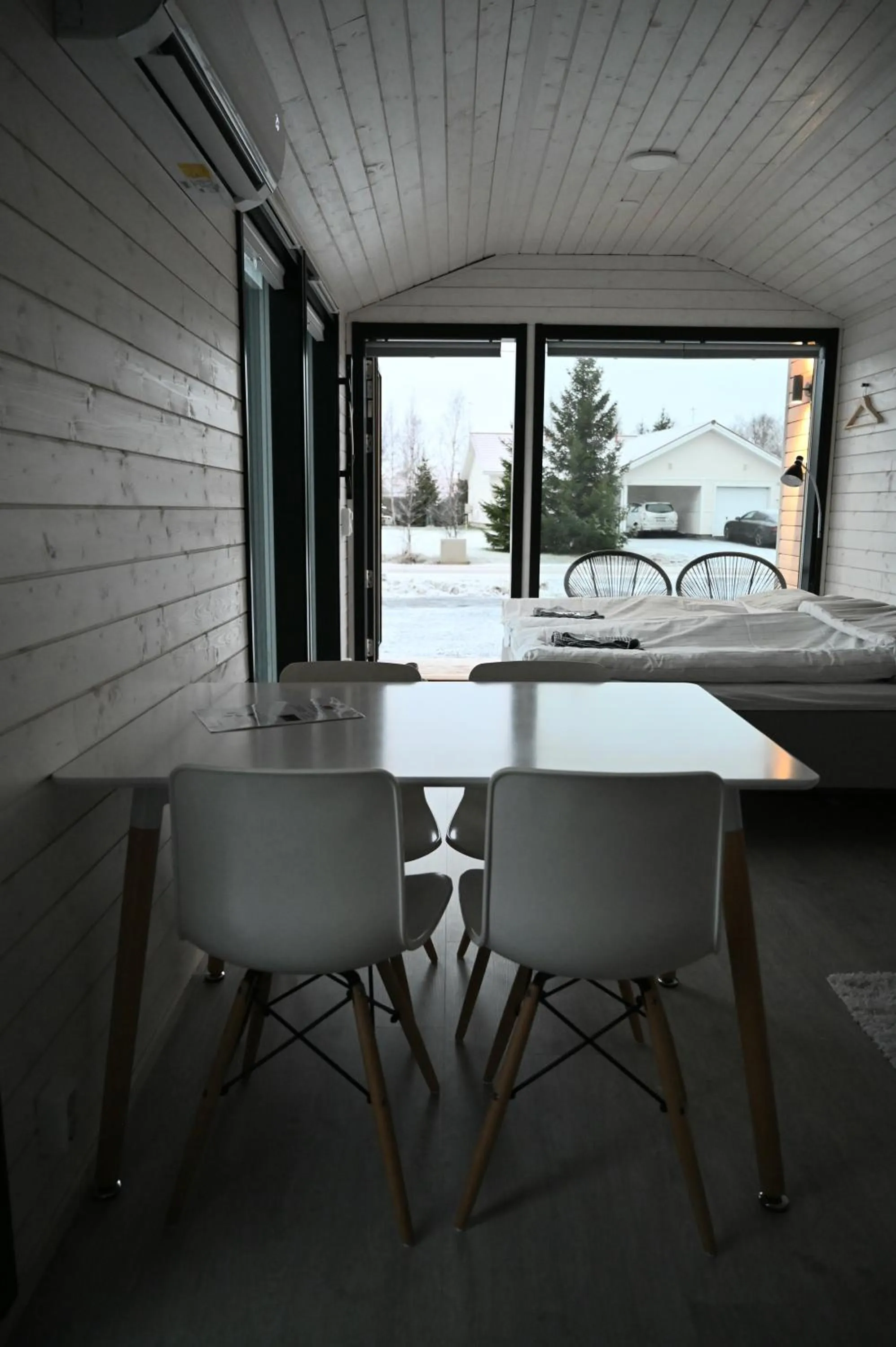 Photo of the whole room in Willa Rauha G