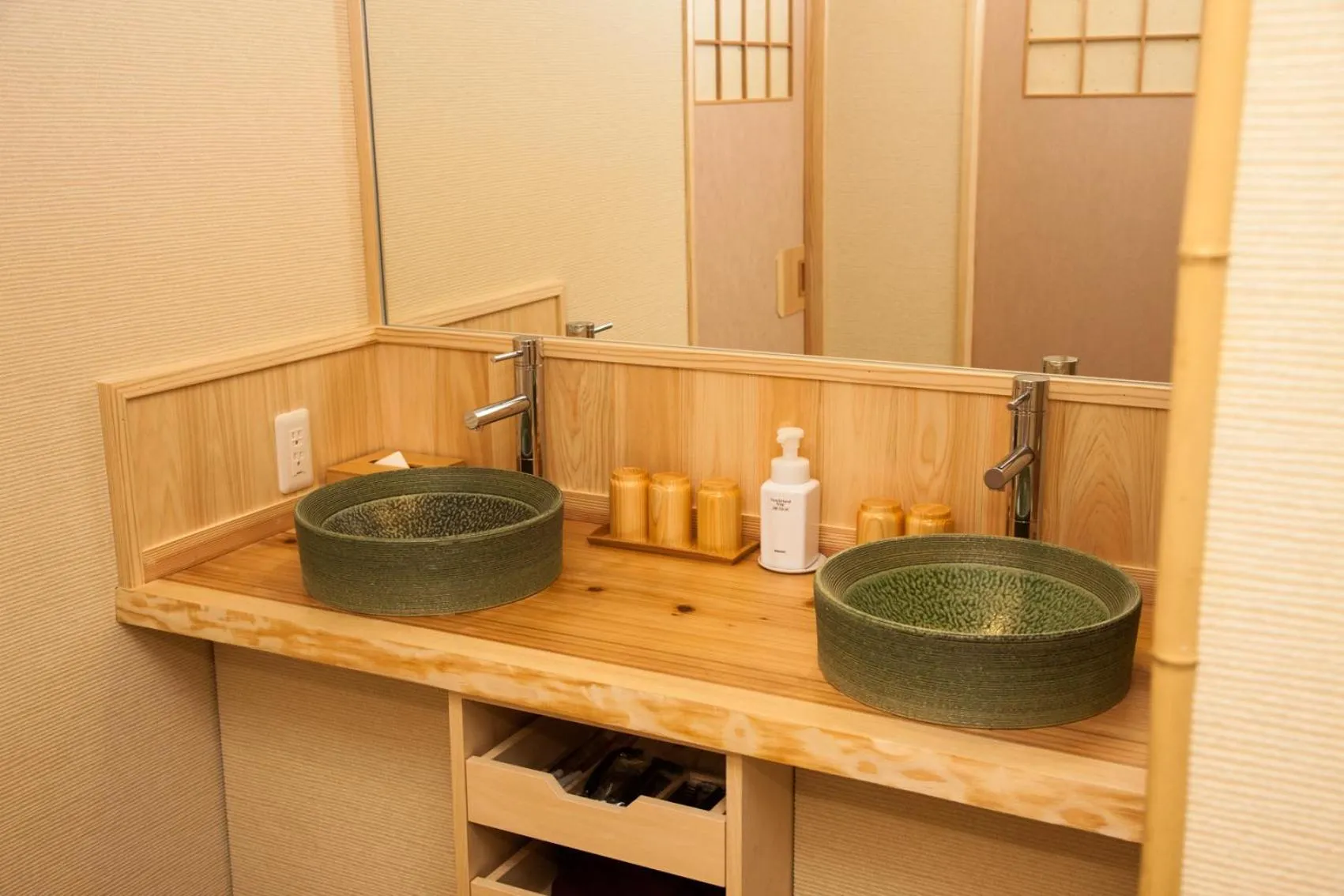 Photo of the whole room in Ikyu