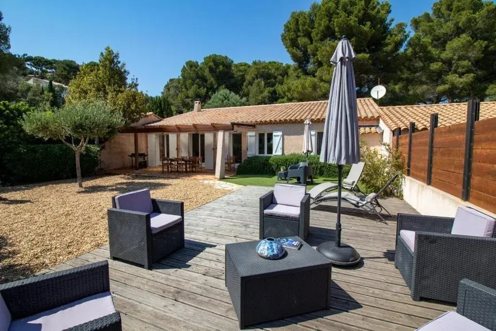 La Grande Auguière, villa familiale et spacieuse au cœur du vignoble et à 300m de la mer La Grande Auguière, villa familiale et spacieuse au cœur du vignoble et à 300m de la mer