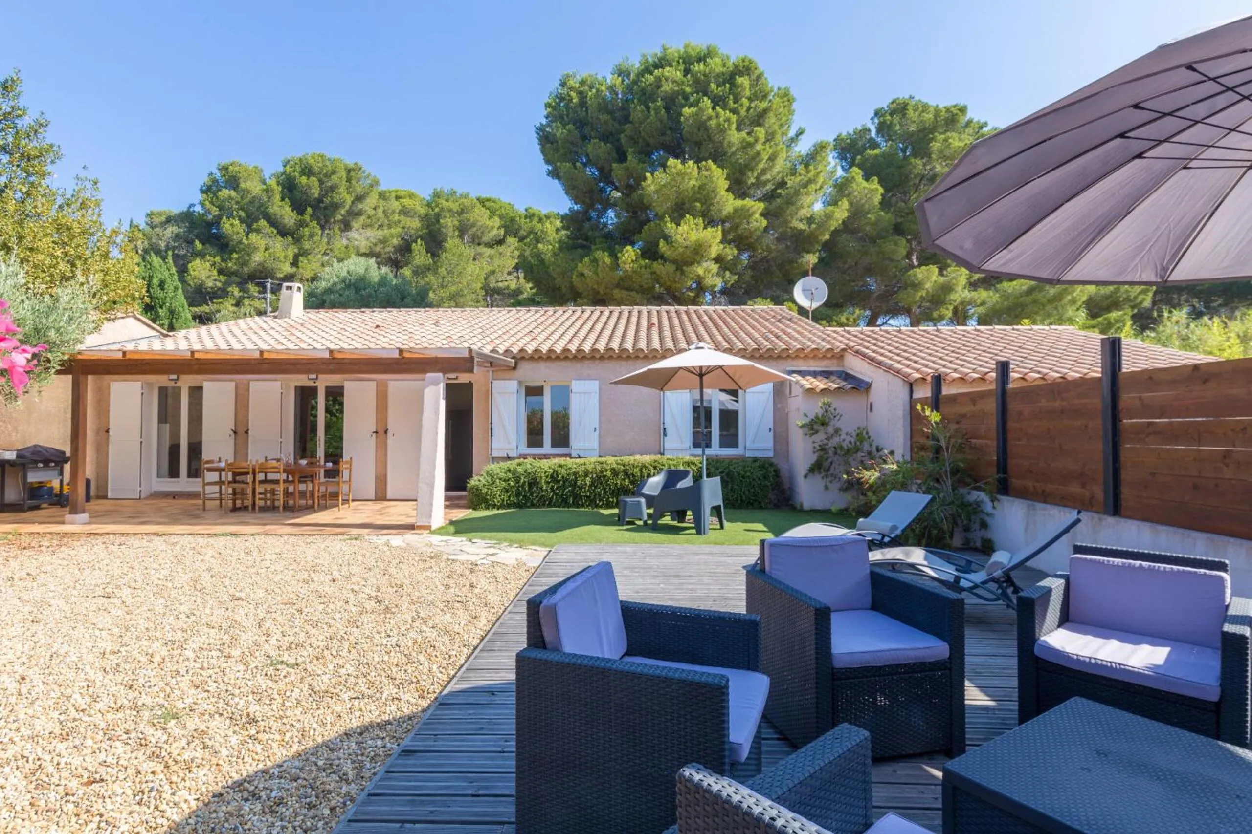 La Grande Auguière, villa familiale et spacieuse au cœur du vignoble et à 300m de la mer