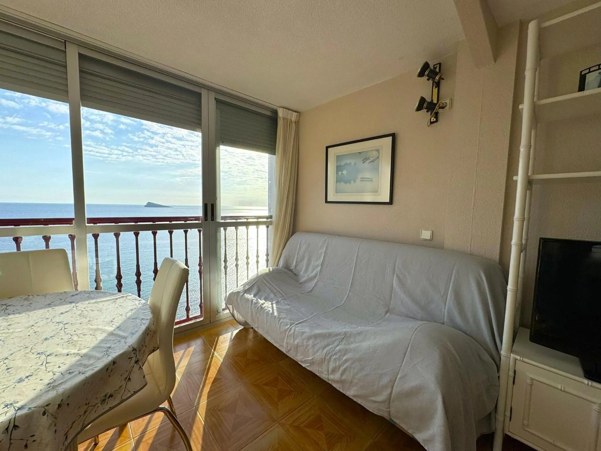Dining area, Bed in Las Damas