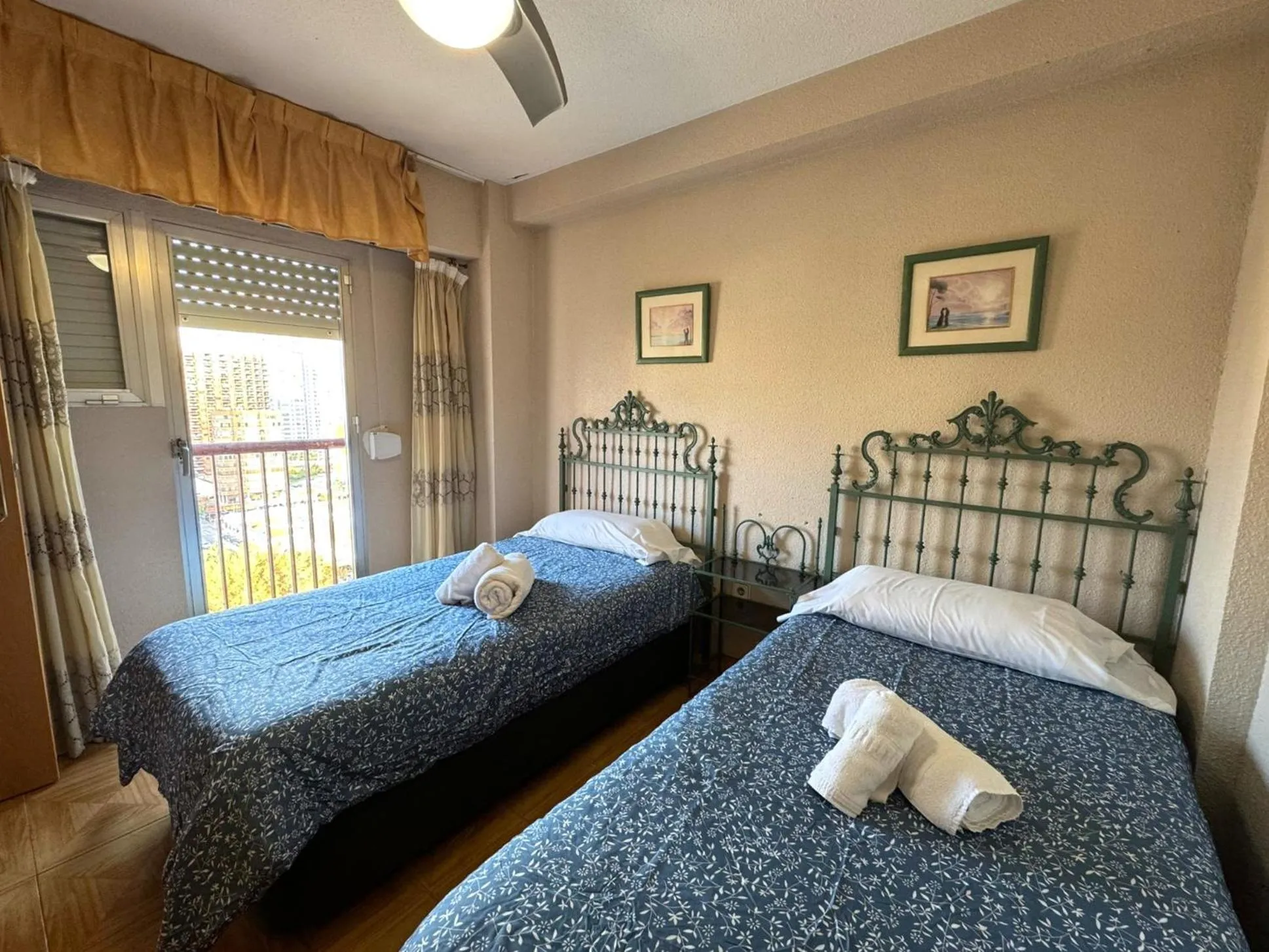 Bedroom, Bed in Las Damas