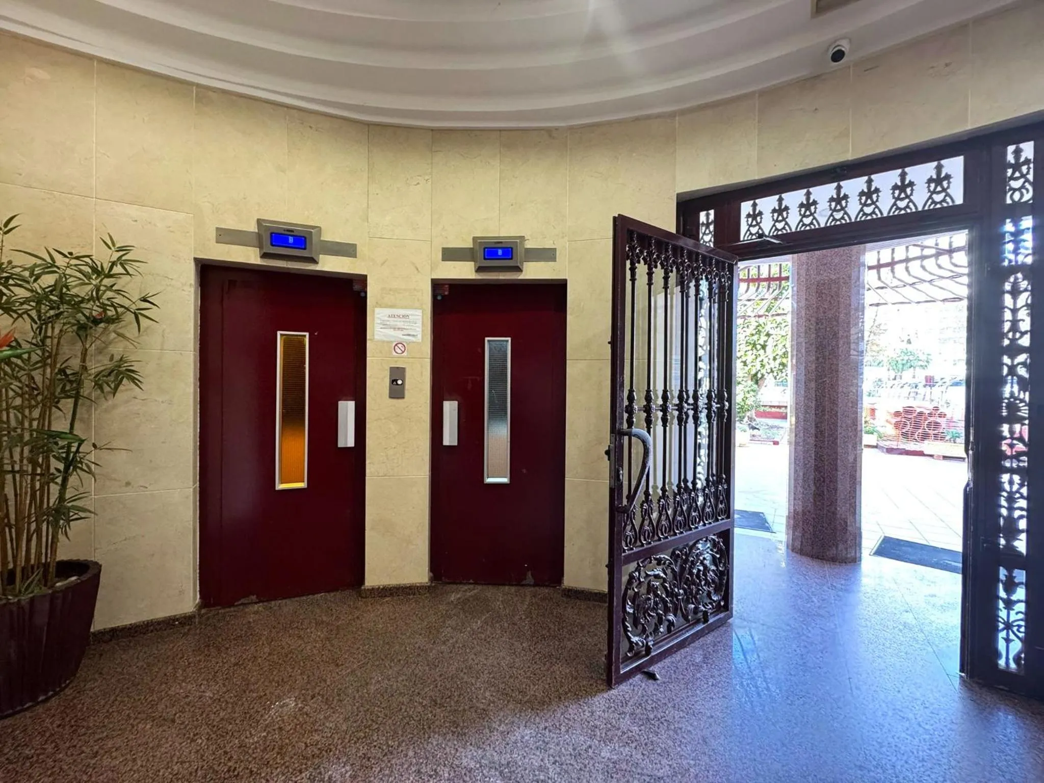 elevator in Las Damas