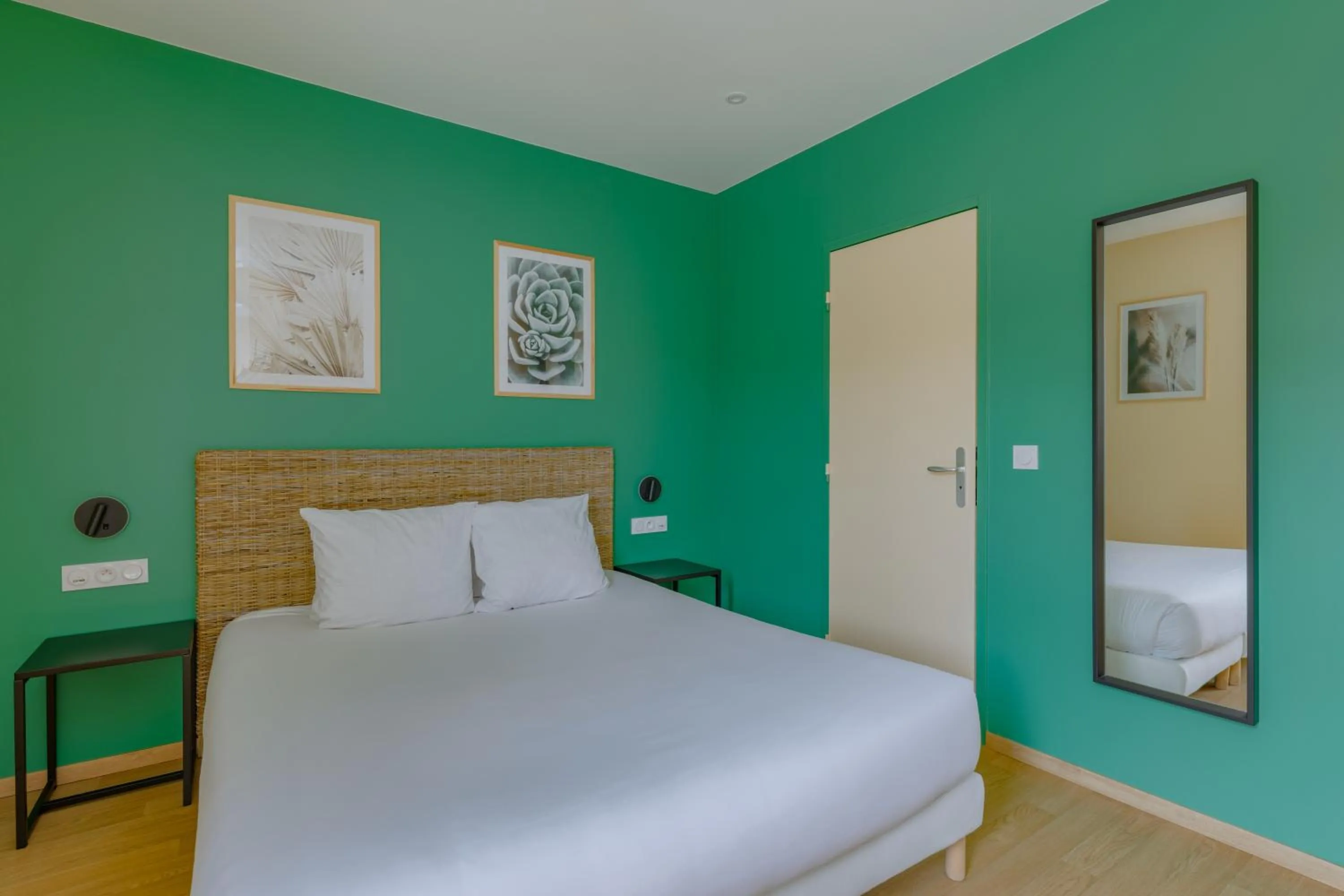 Bed in Hôtel de la Tour