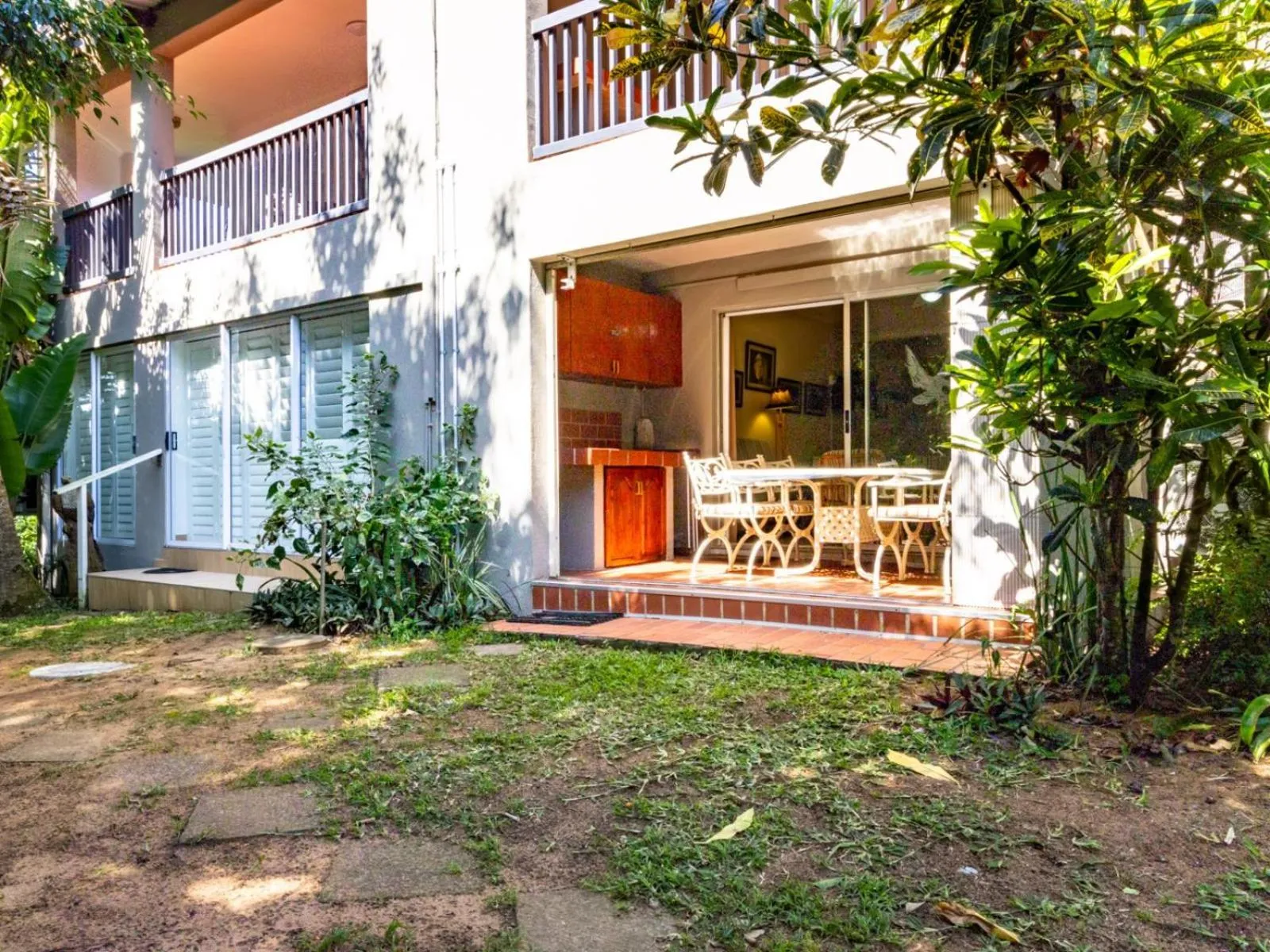 Facade/entrance in The Bridge 38