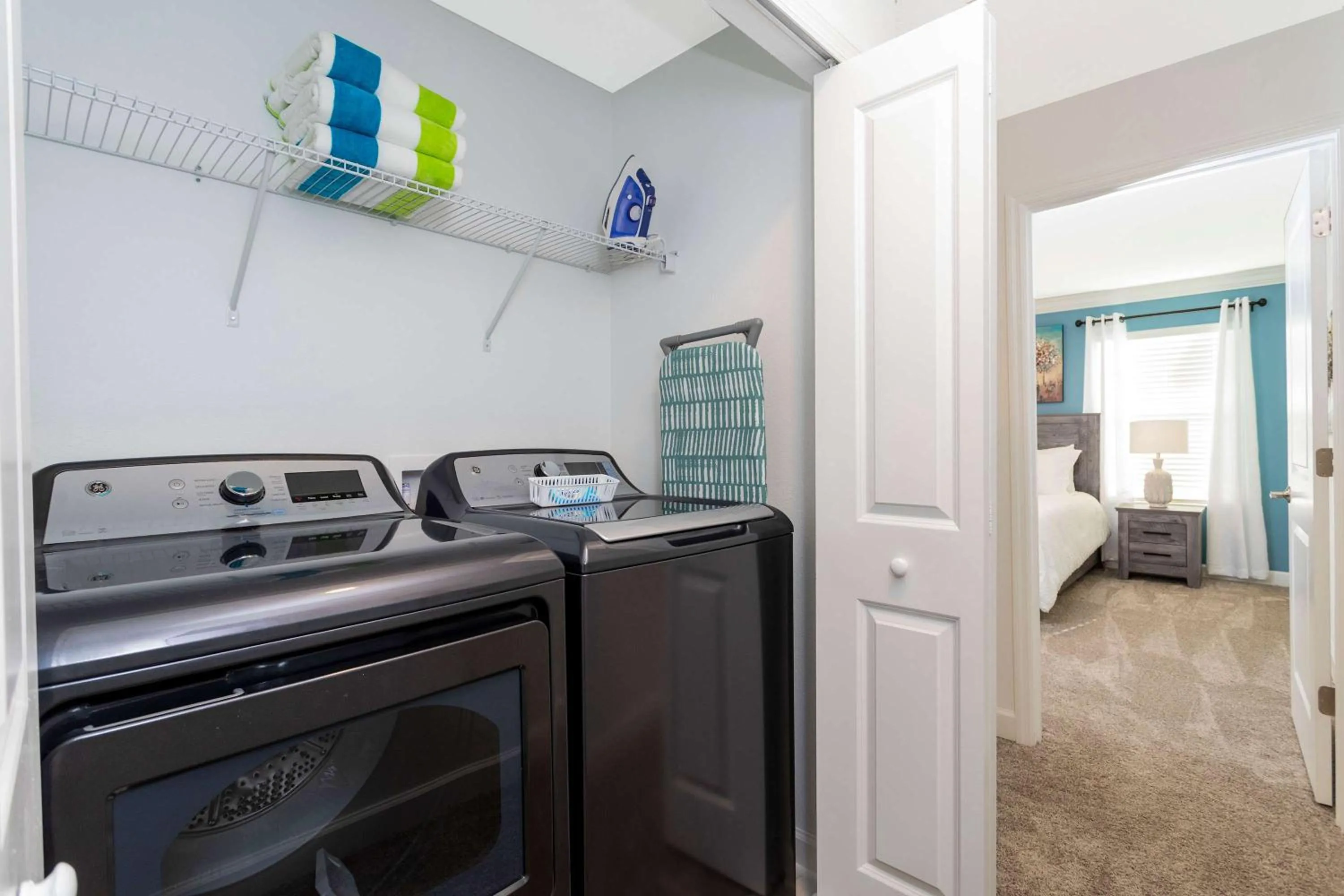 Bed in Splendid 4 Bd w/ Pool Close to Disney @ Champions Gate 1006