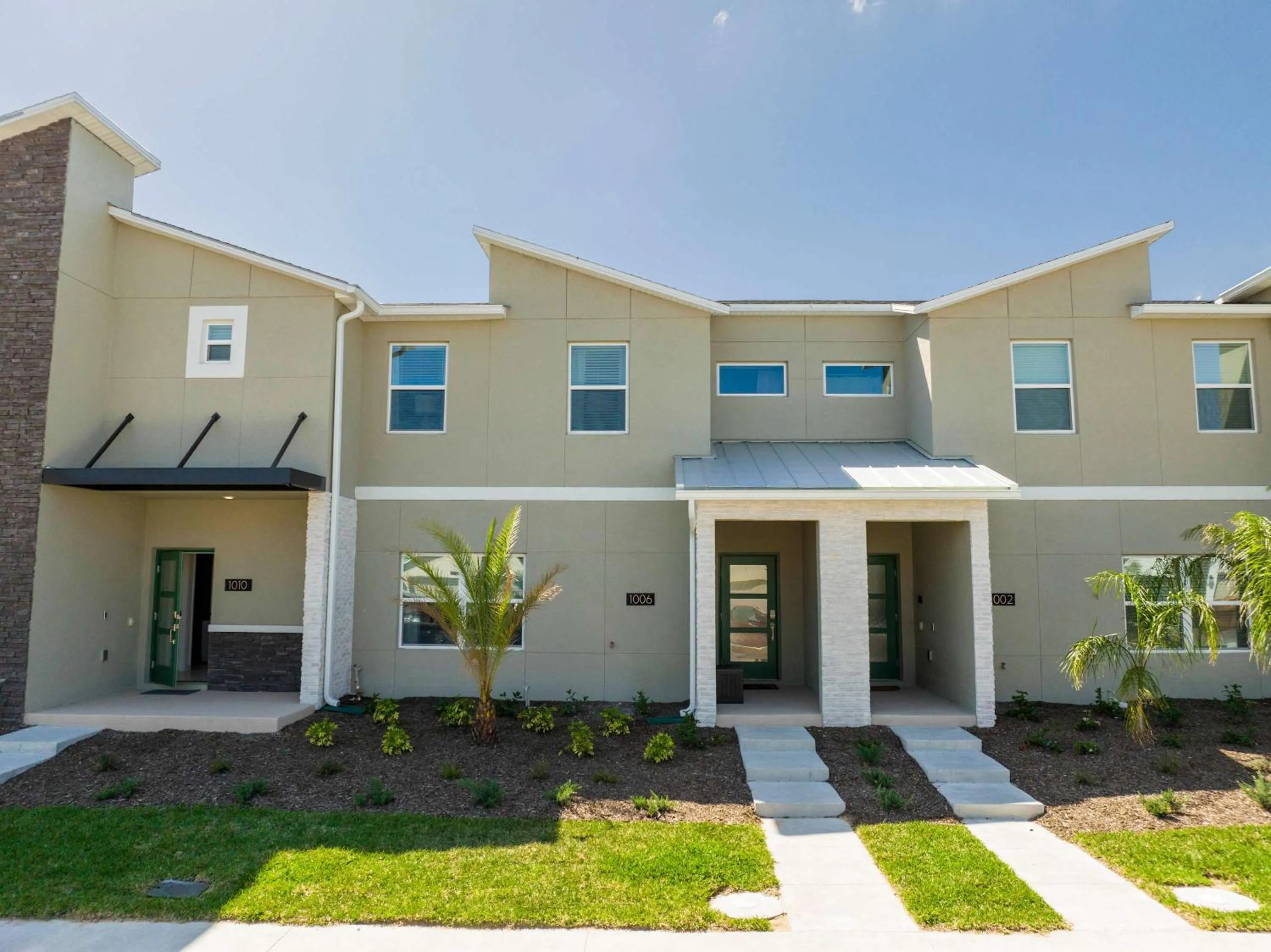 Splendid 4 Bd w/ Pool Close to Disney @ Champions Gate 1006