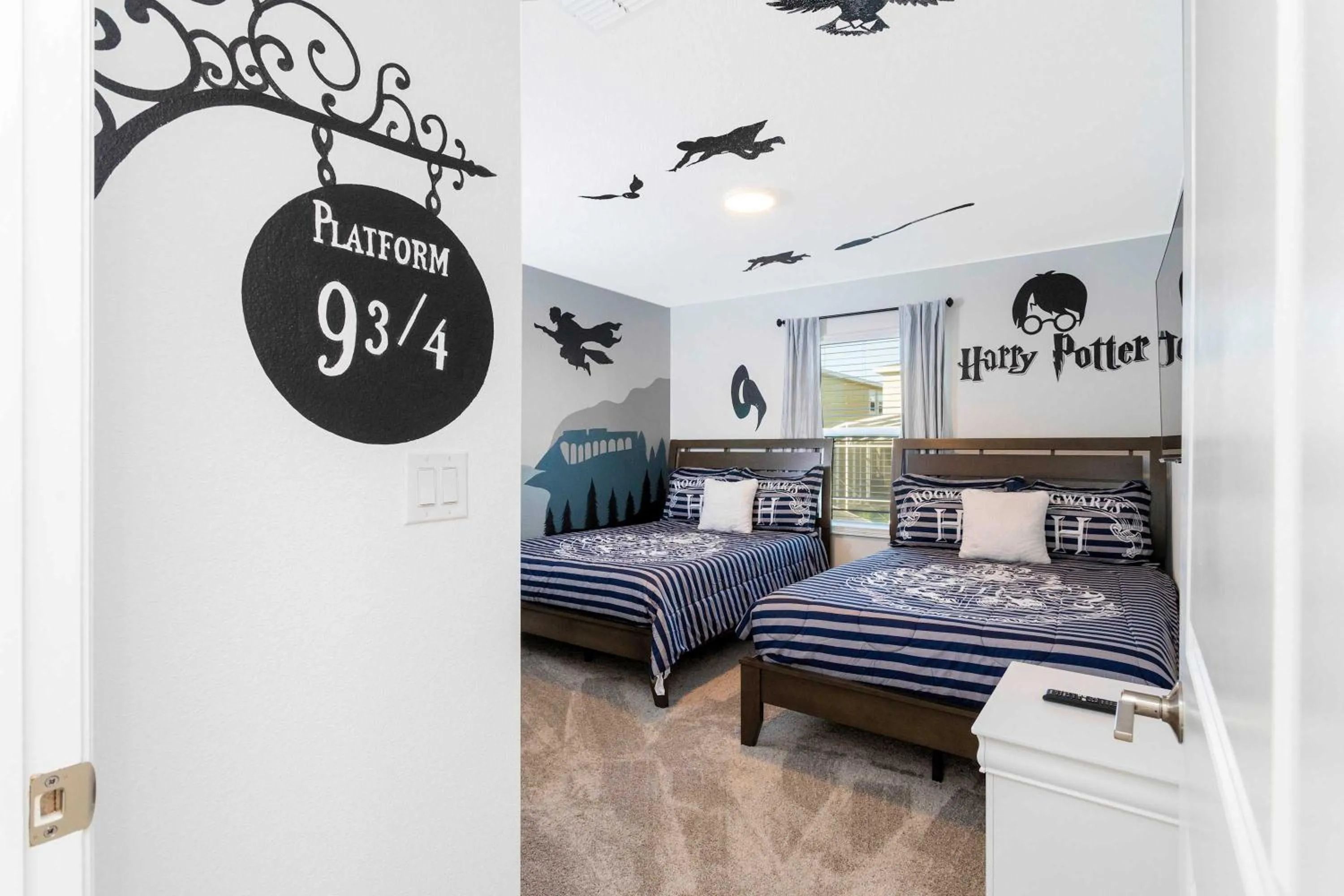 Bed in Splendid 4 Bd w/ Pool Close to Disney @ Champions Gate 1006