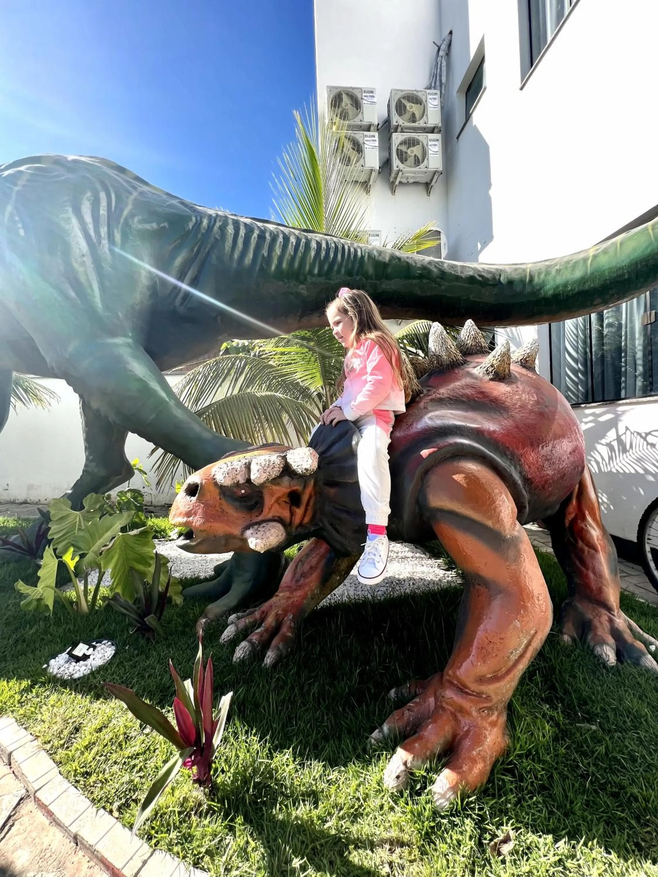 Property building in Hotel Recanto dos Dinossauros