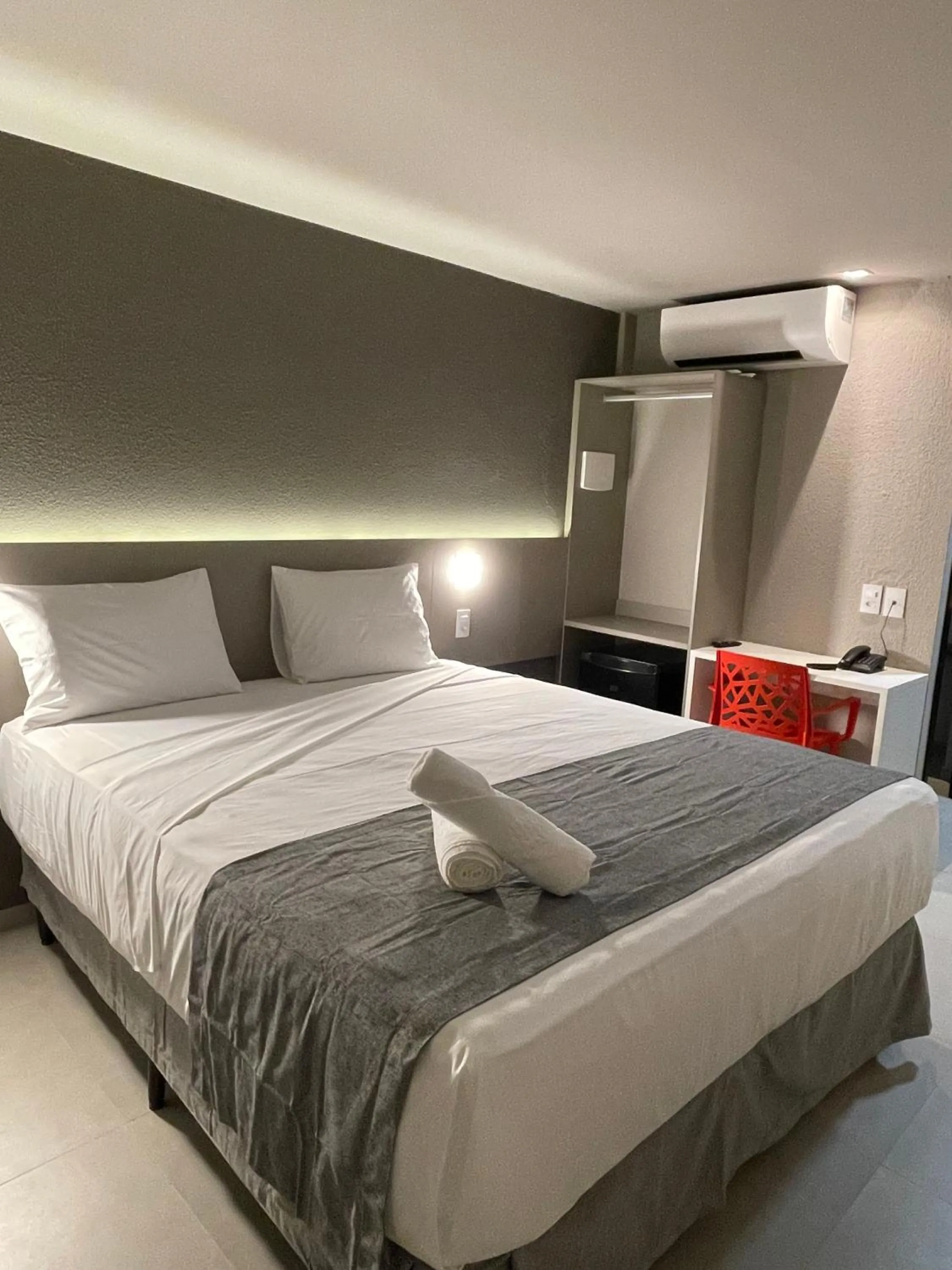 Bedroom, Bed in Saint Patrick Grand Hotel