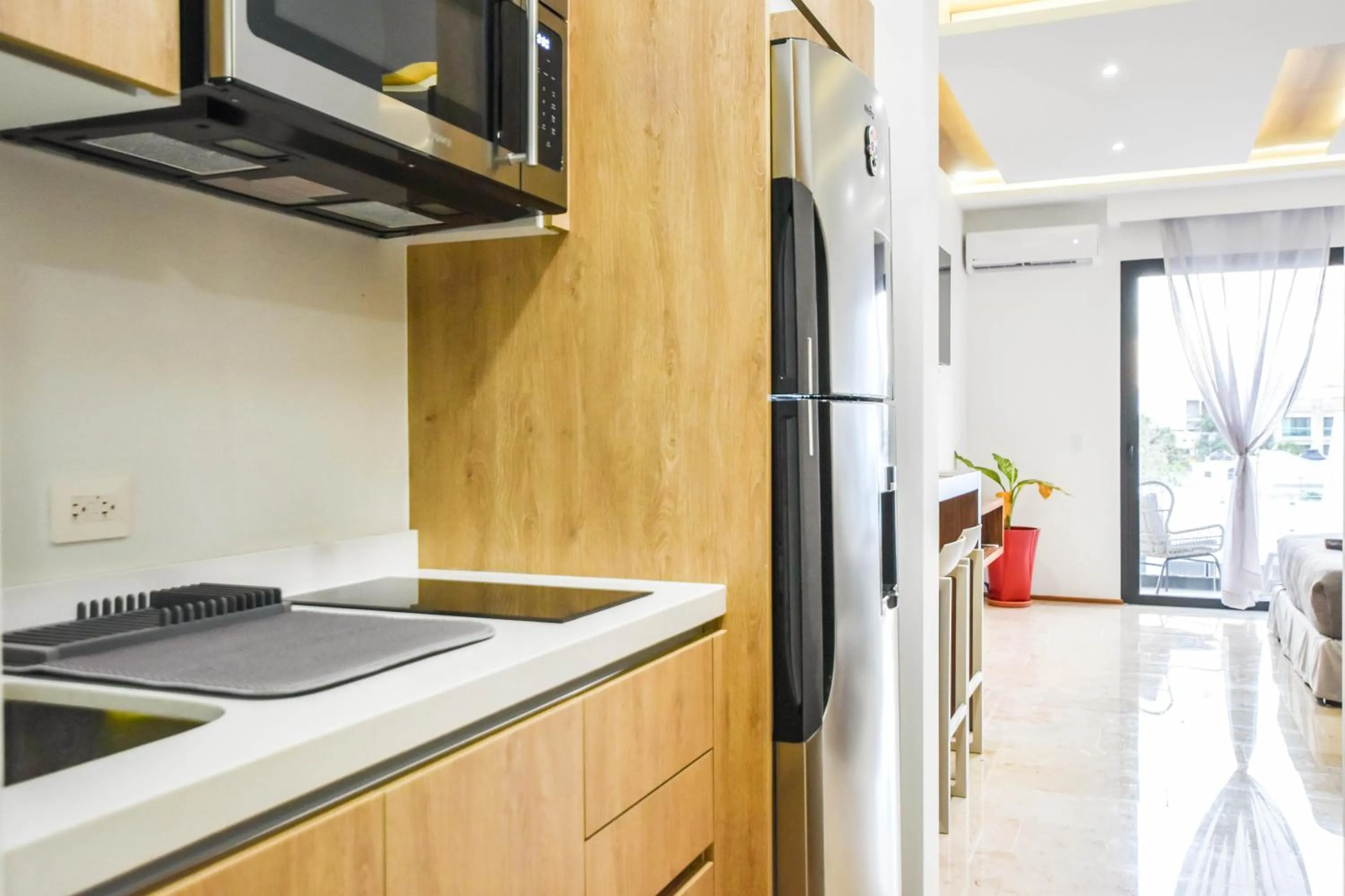 Kitchen or kitchenette in Lil town Menesse by Casago