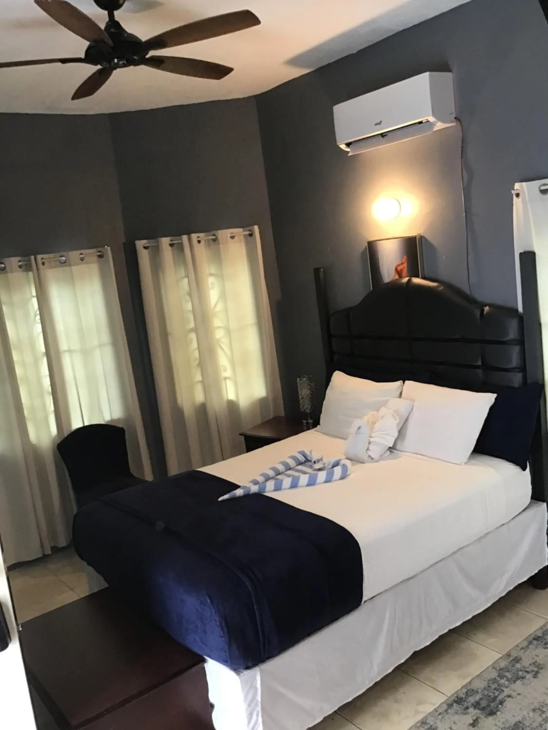 Bed in A taste of Jamaica Lavern’s Place