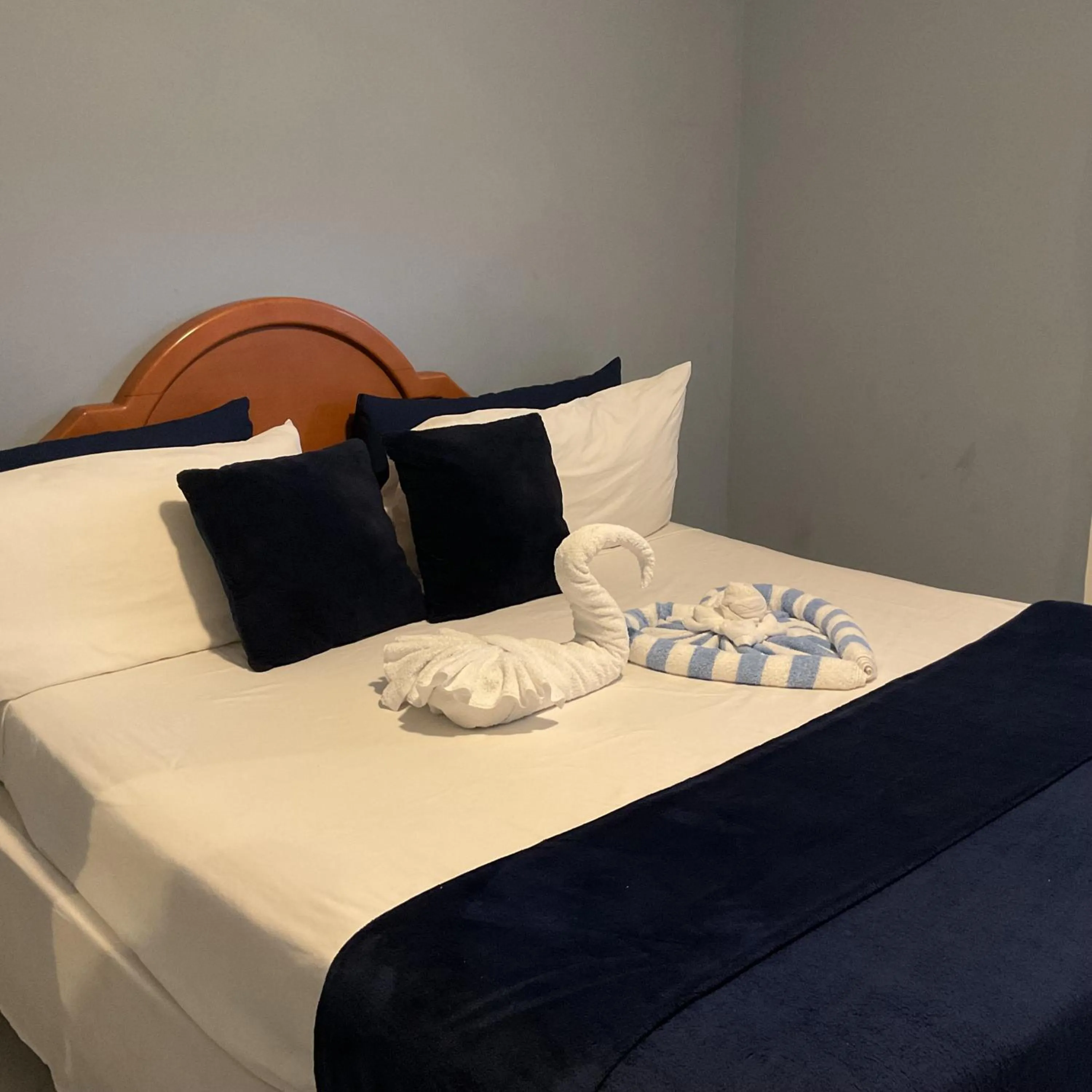 Bed in A taste of Jamaica Lavern’s Place