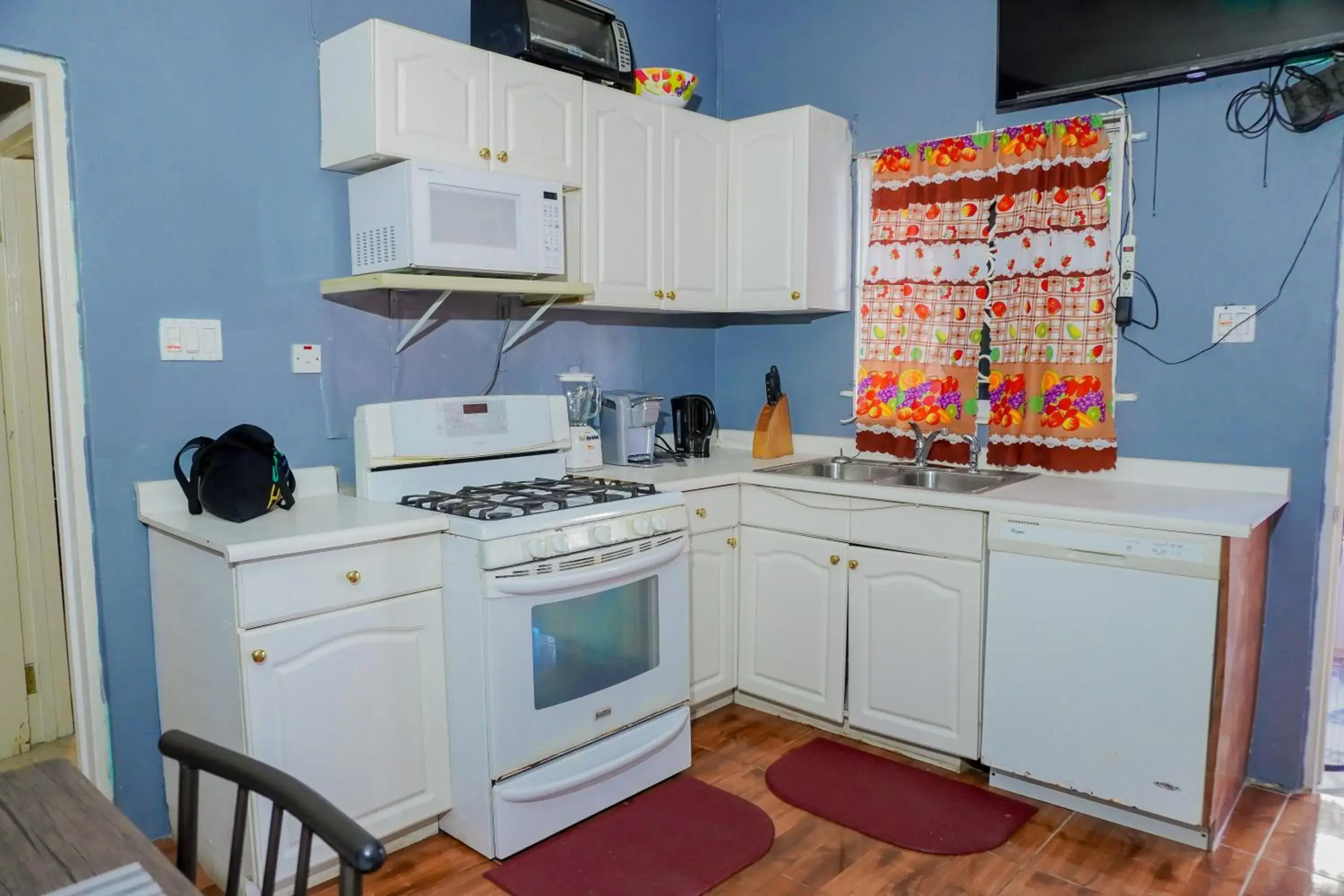 Standard Apartment in A taste of Jamaica Lavern’s Place Standard Apartment in A taste of Jamaica Lavern’s Place