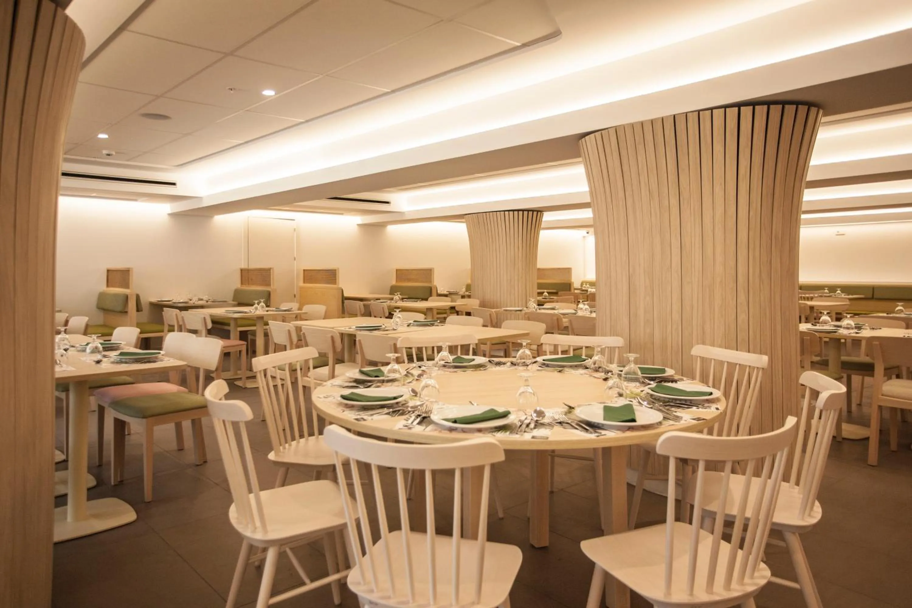 Restaurant/places to eat in Ambassador Playa I