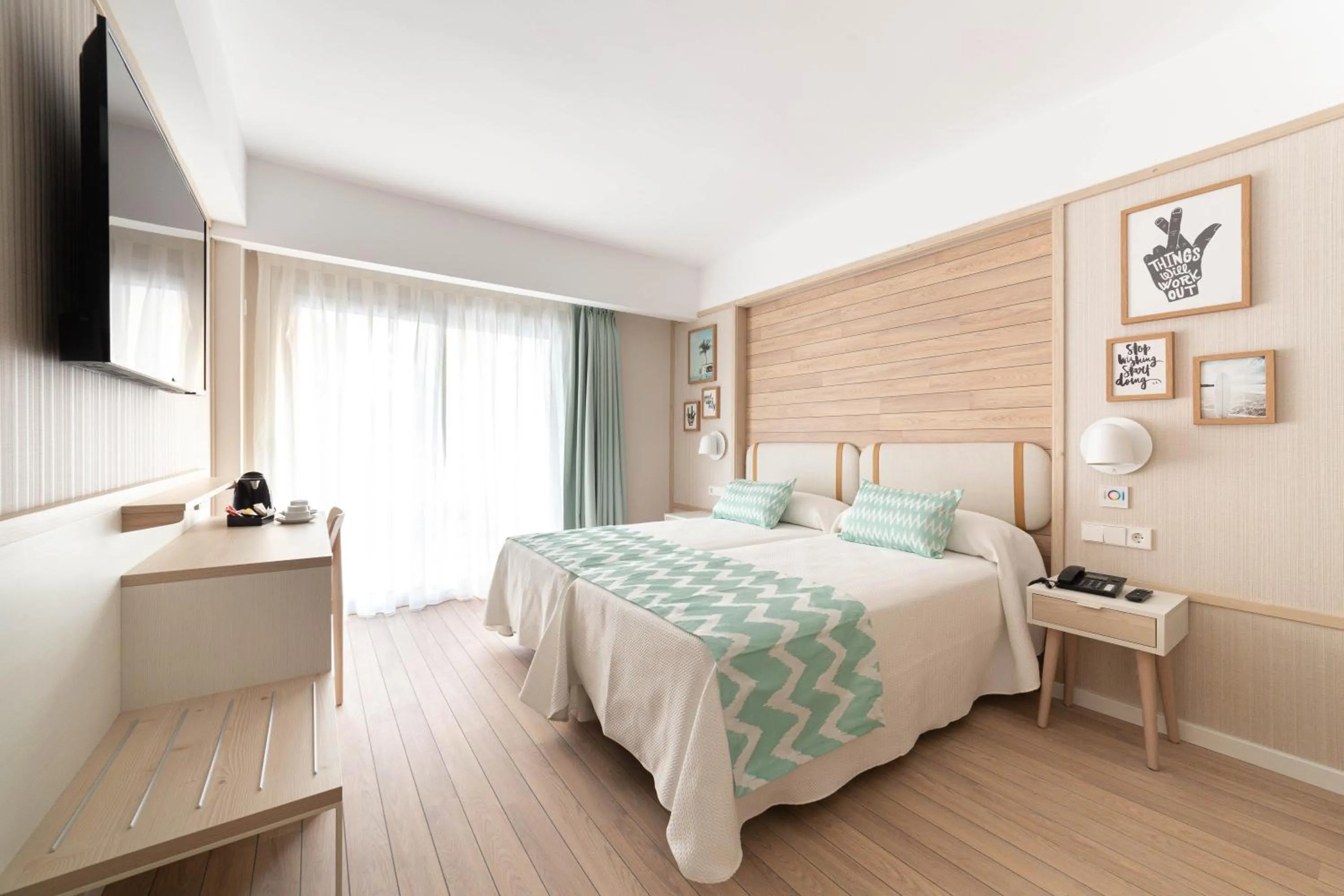 Bed in Ambassador Playa I