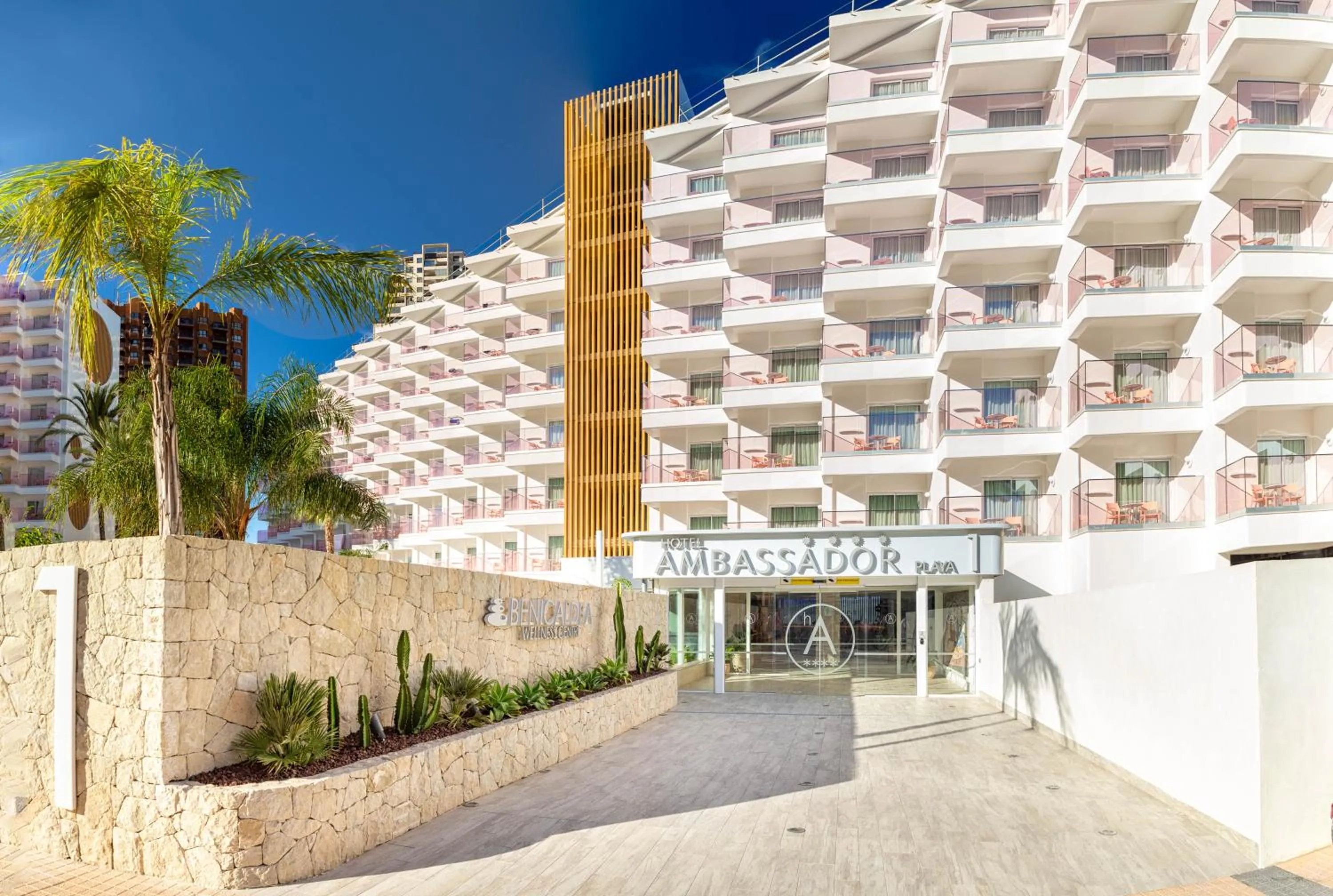 Property building in Ambassador Playa I