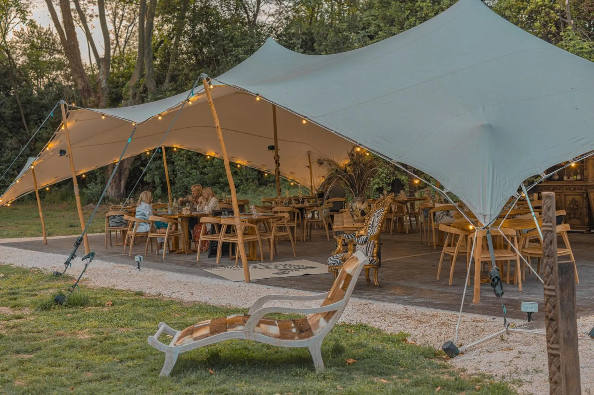 Restaurant/places to eat in Mas de Capelou