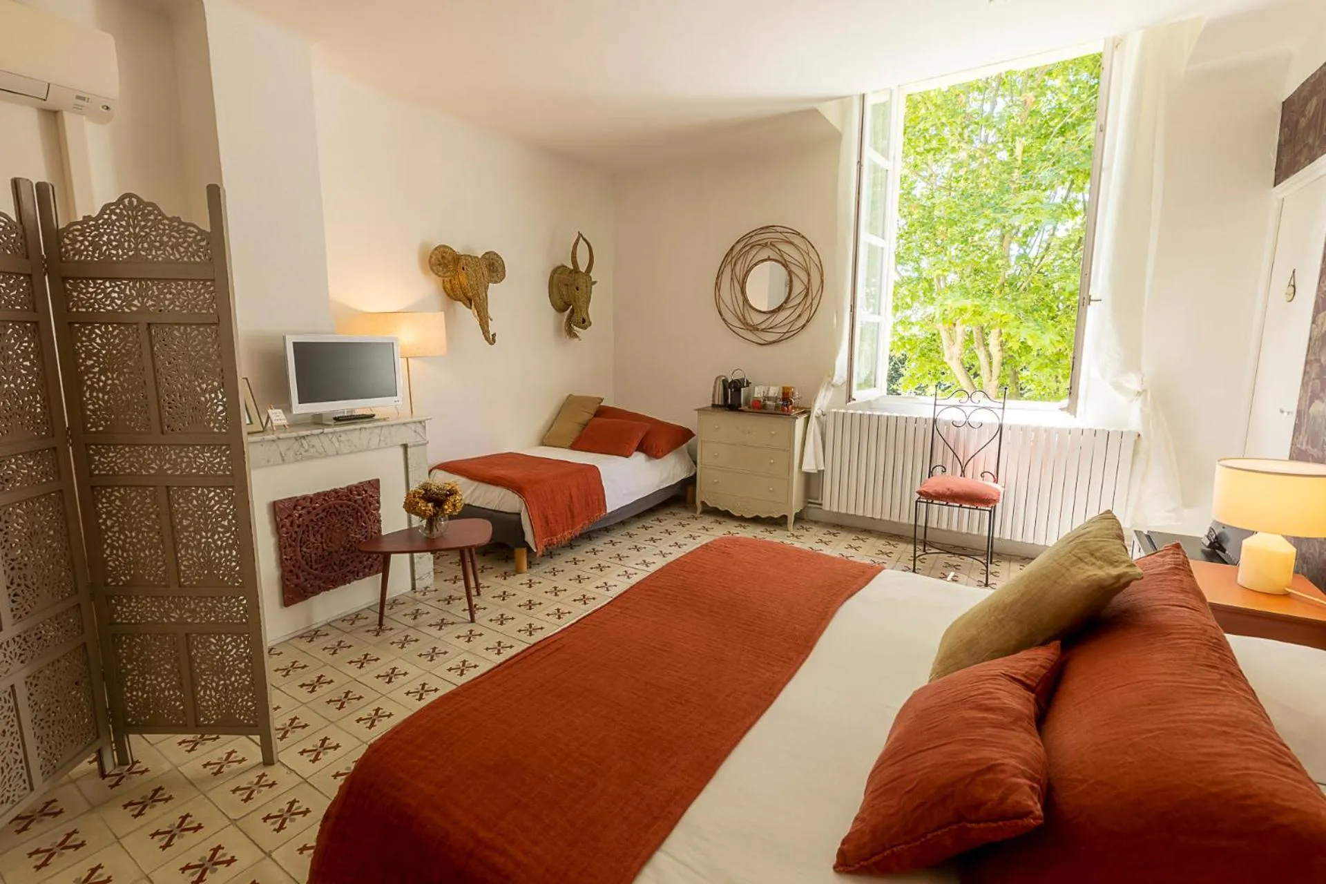 Photo of the whole room, Bed in Mas de Capelou