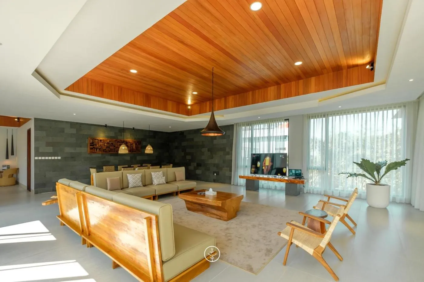 Communal lounge/ TV room in Atsuka Hill View Villa 8 bedrooms with a private heated swimming pool