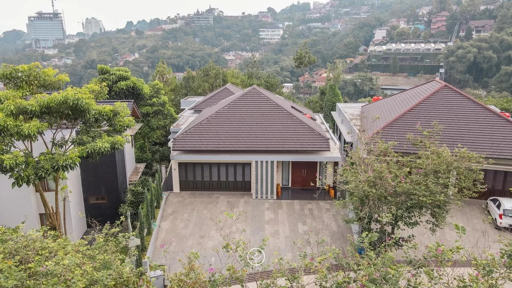 Property building in Atsuka Hill View Villa 8 bedrooms with a private heated swimming pool