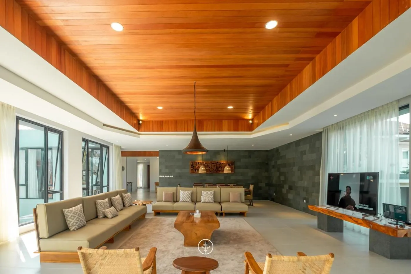 Communal lounge/ TV room in Atsuka Hill View Villa 8 bedrooms with a private heated swimming pool