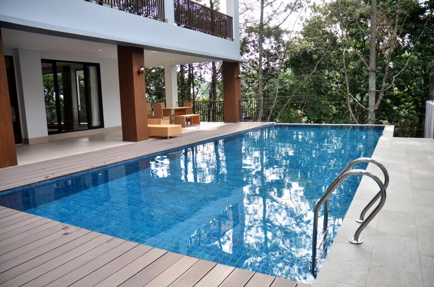 Swimming pool in Atsuka Hill View Villa 8 bedrooms with a private heated swimming pool