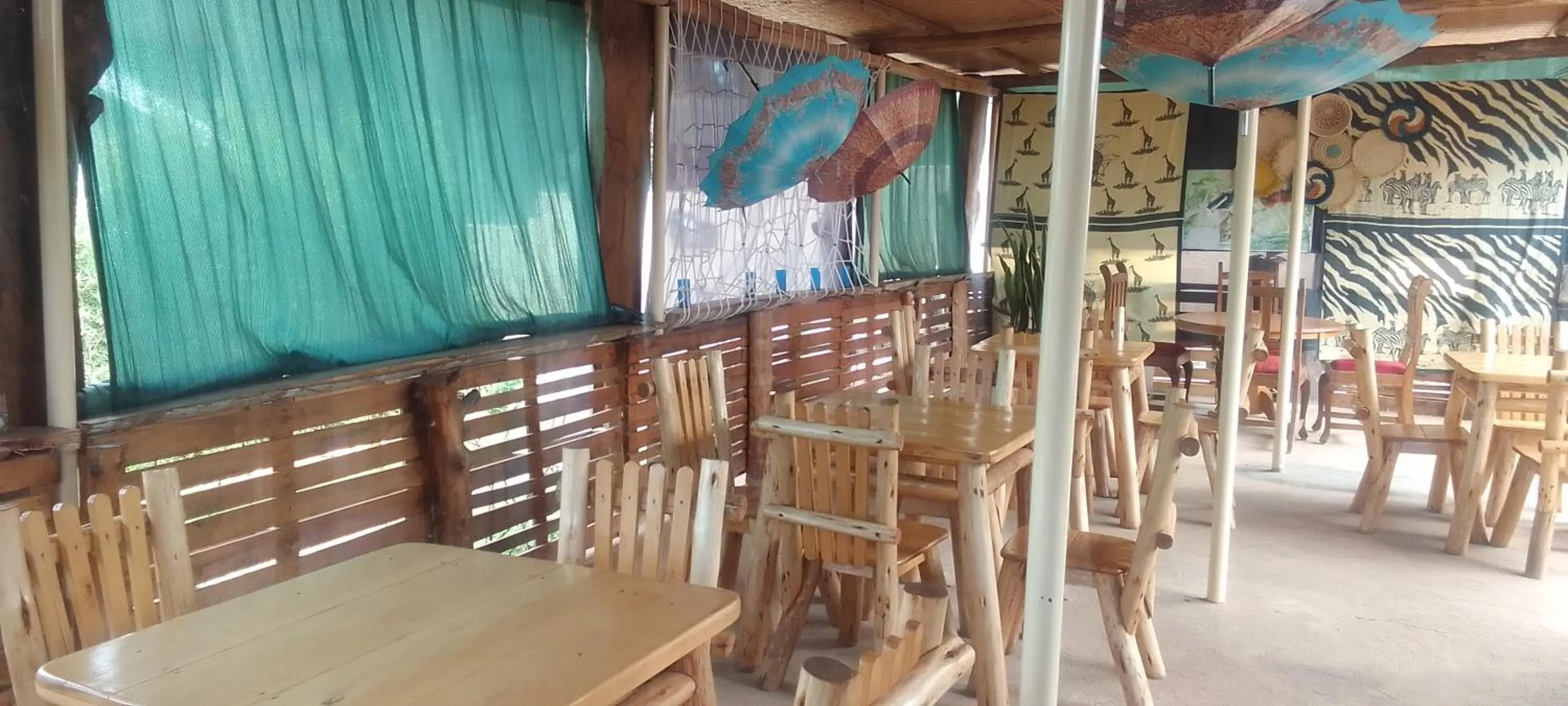 Restaurant/places to eat in Dream jet suites