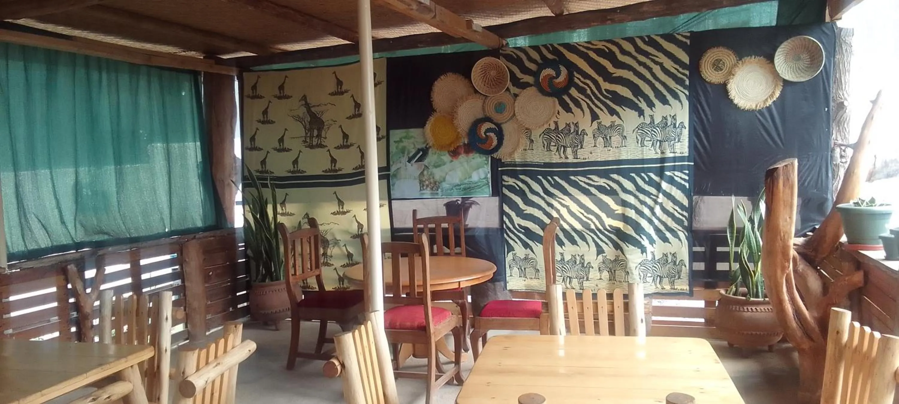 Restaurant/places to eat in Dream jet suites