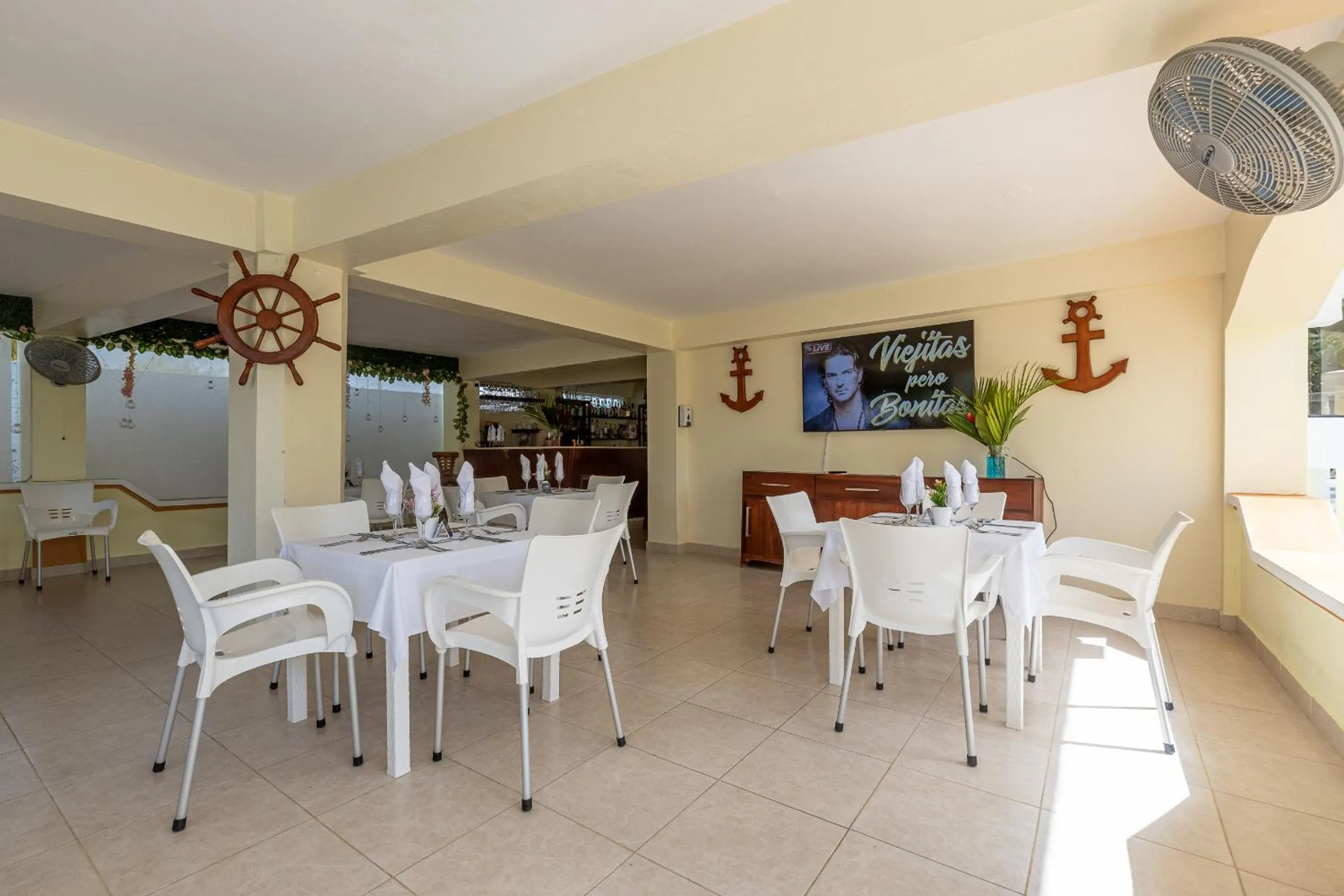 Restaurant/places to eat in Hotel Turístico Marian