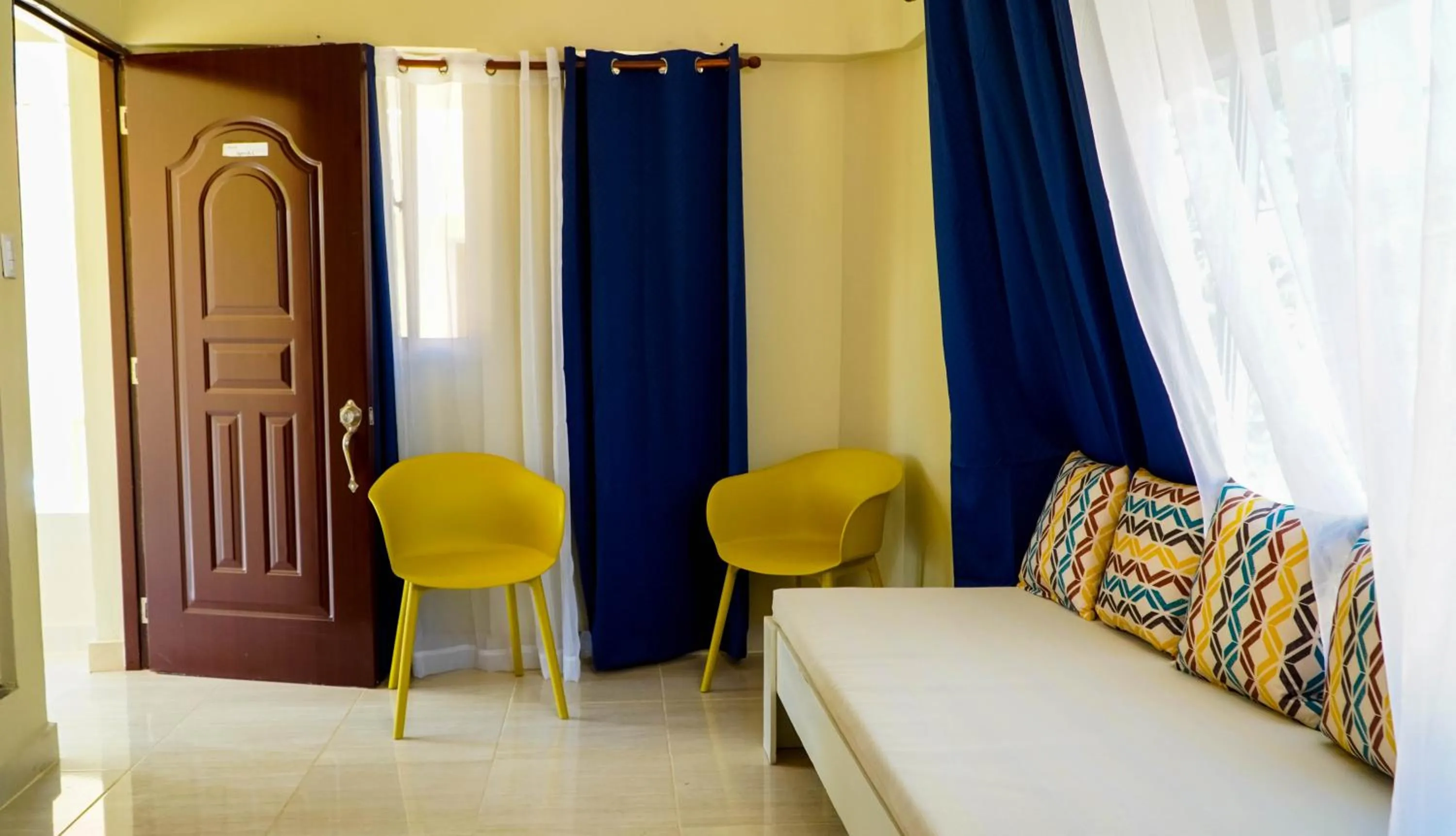 Living room, Bed in Hotel Turístico Marian