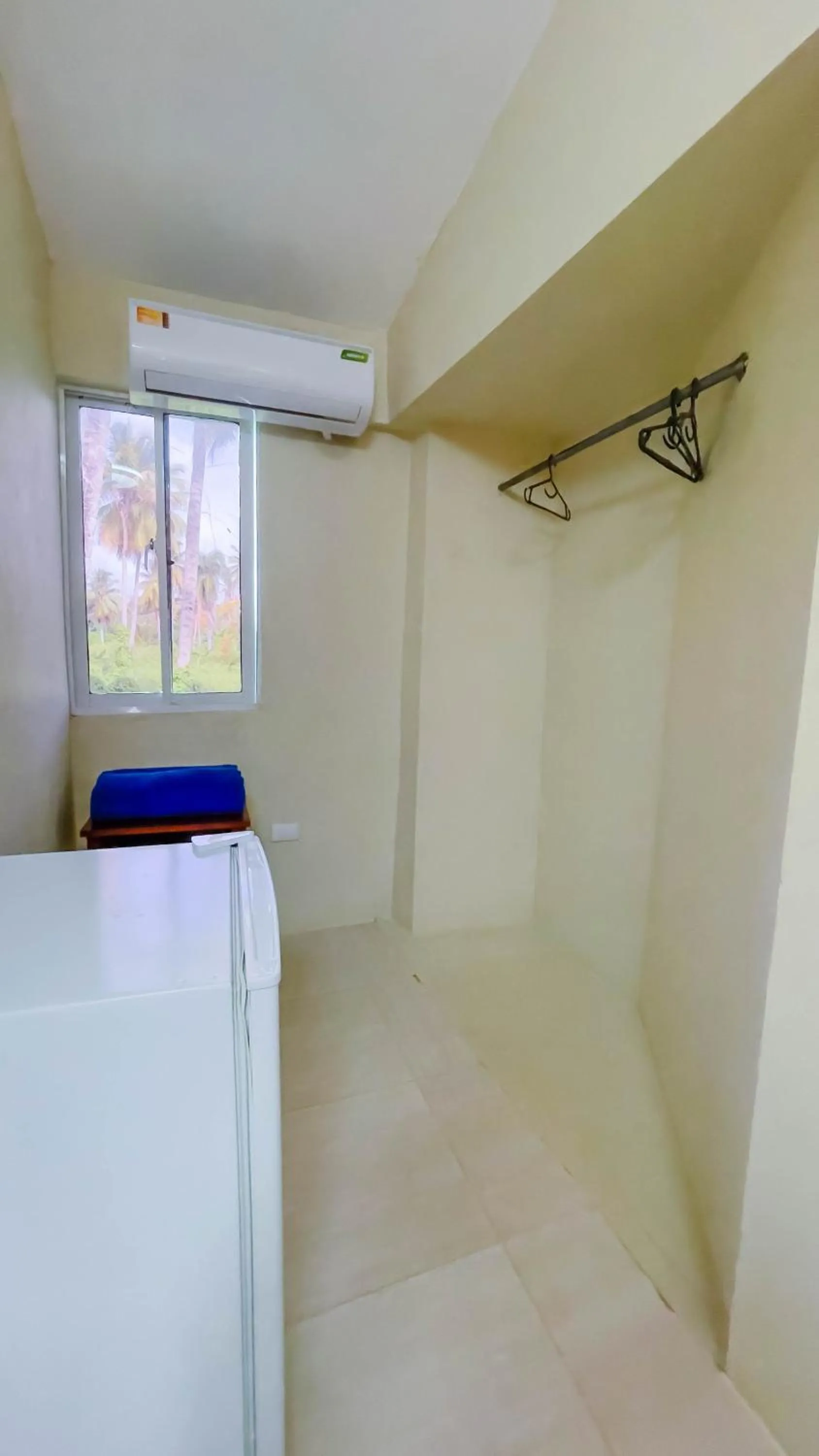 wardrobe in Hotel Turístico Marian