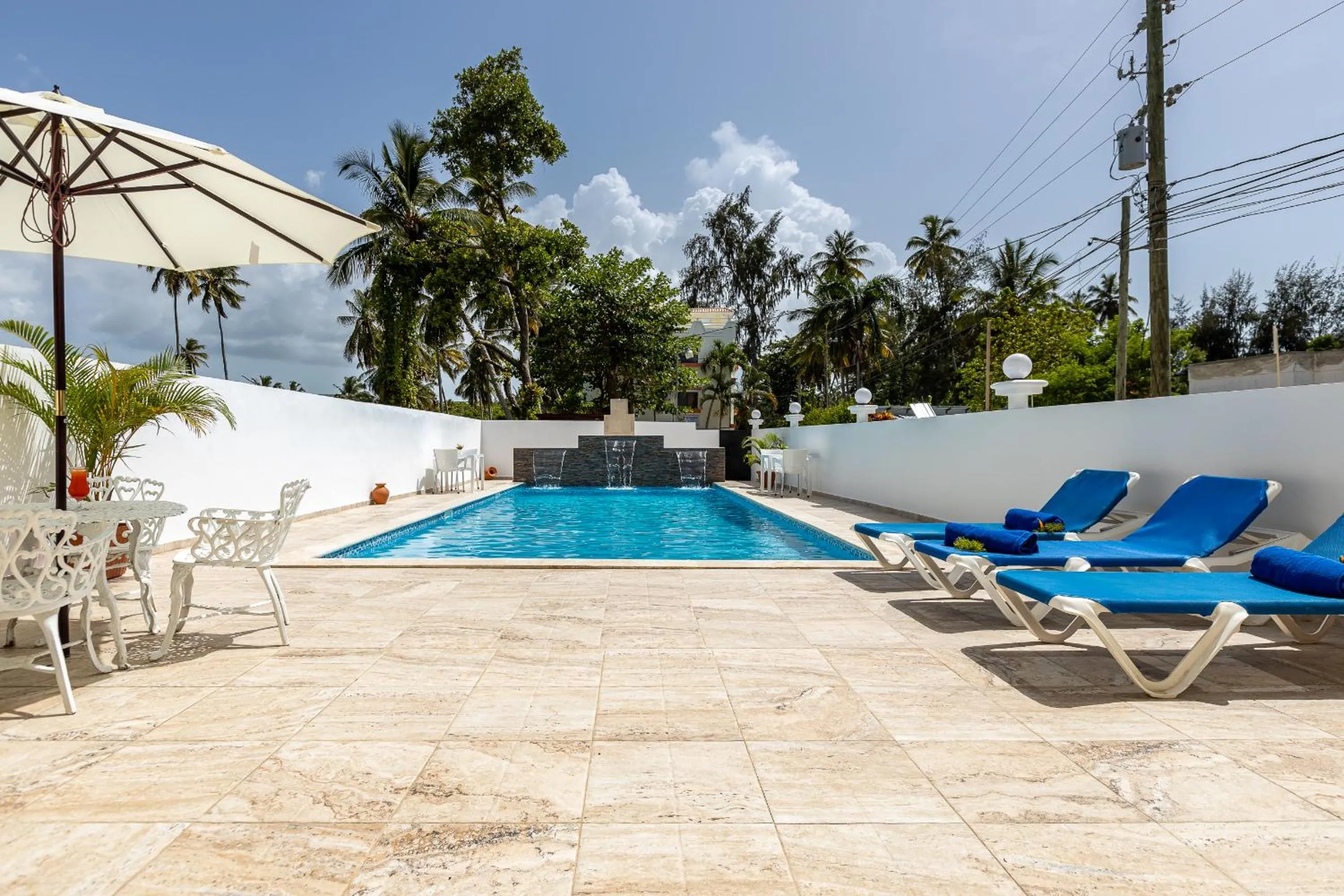 Swimming pool in Hotel Turístico Marian