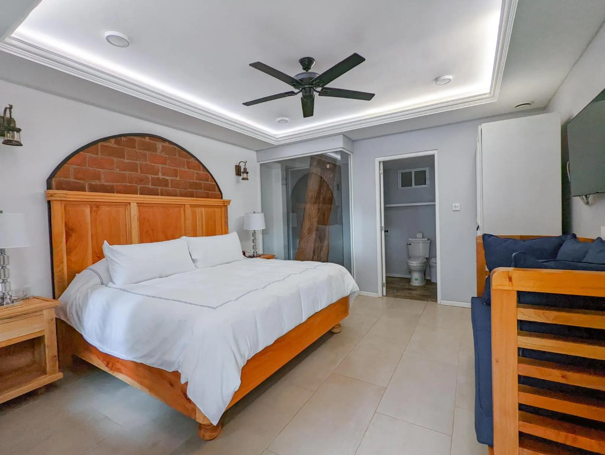 Photo of the whole room, Bed in Hacienda Valentino