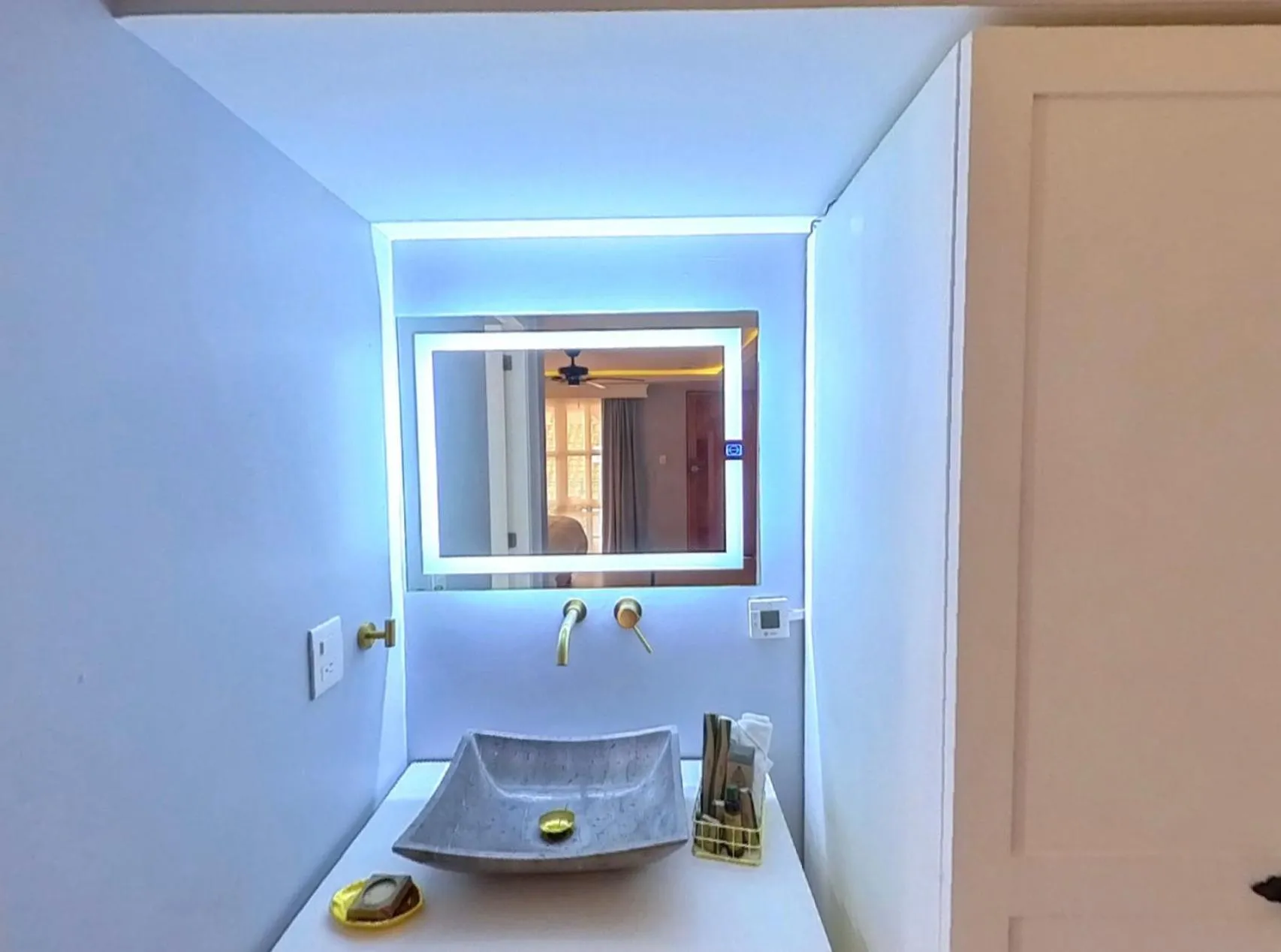 Bathroom, Bed in Hacienda Valentino