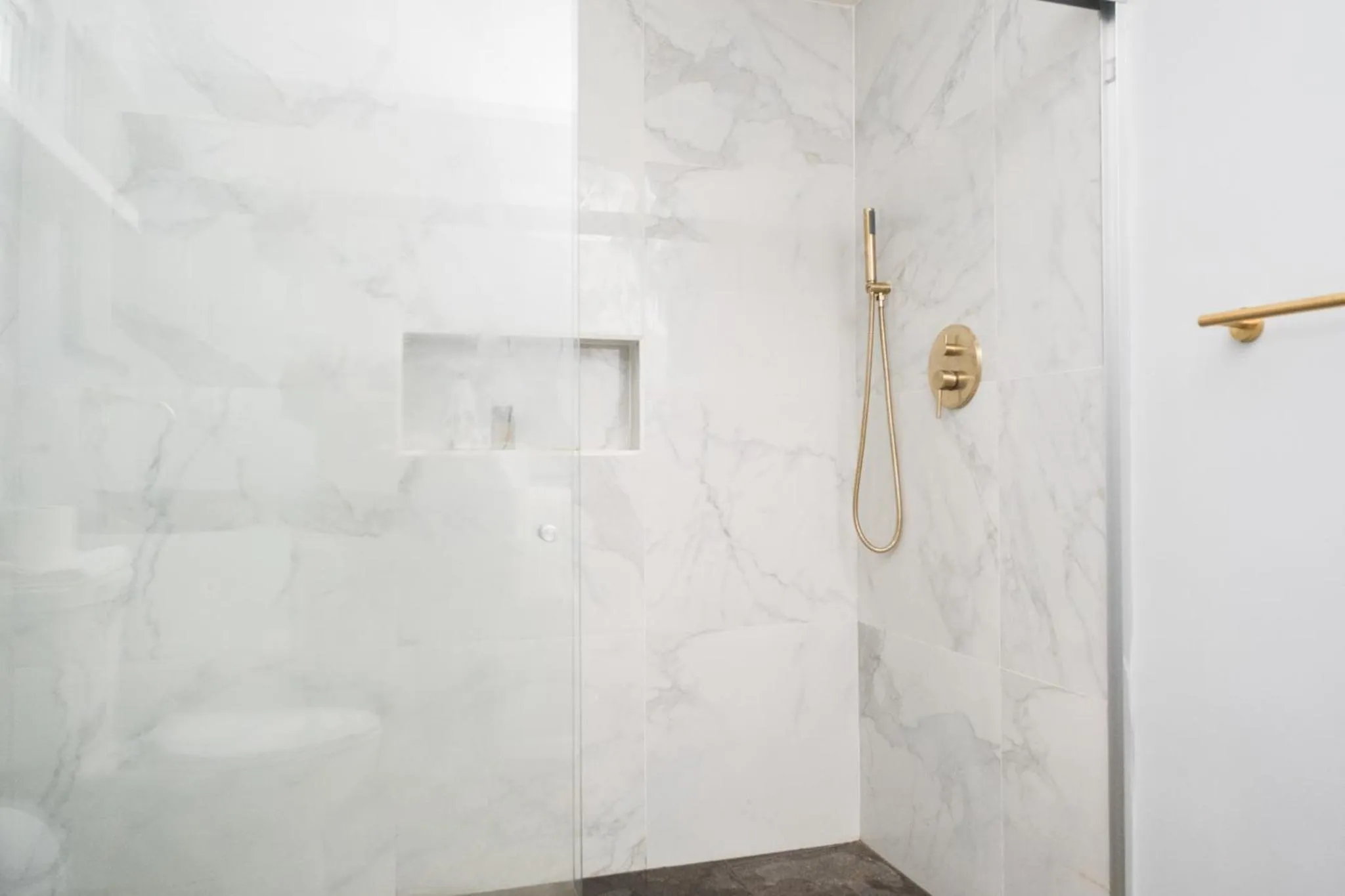 Shower in Hacienda Valentino