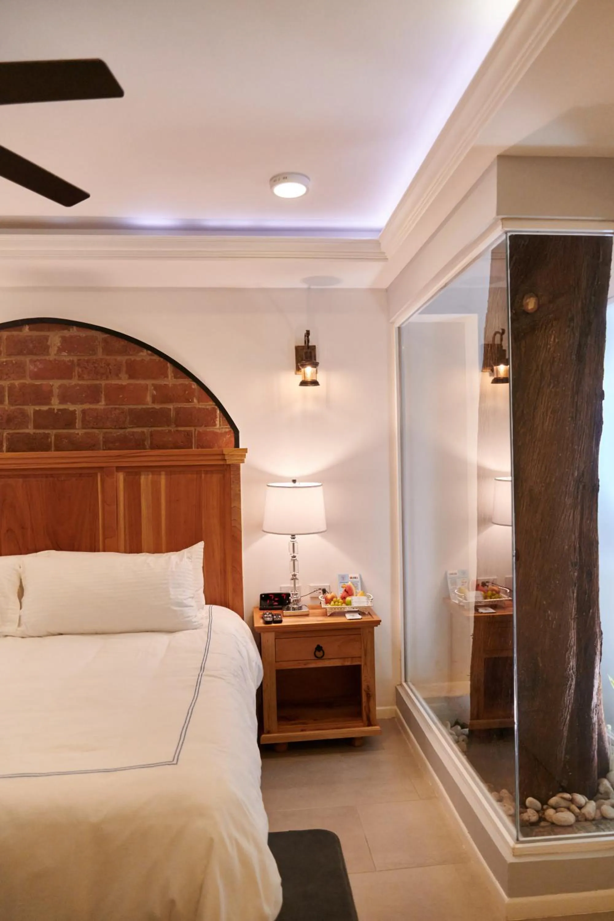 Bedroom, Bed in Hacienda Valentino