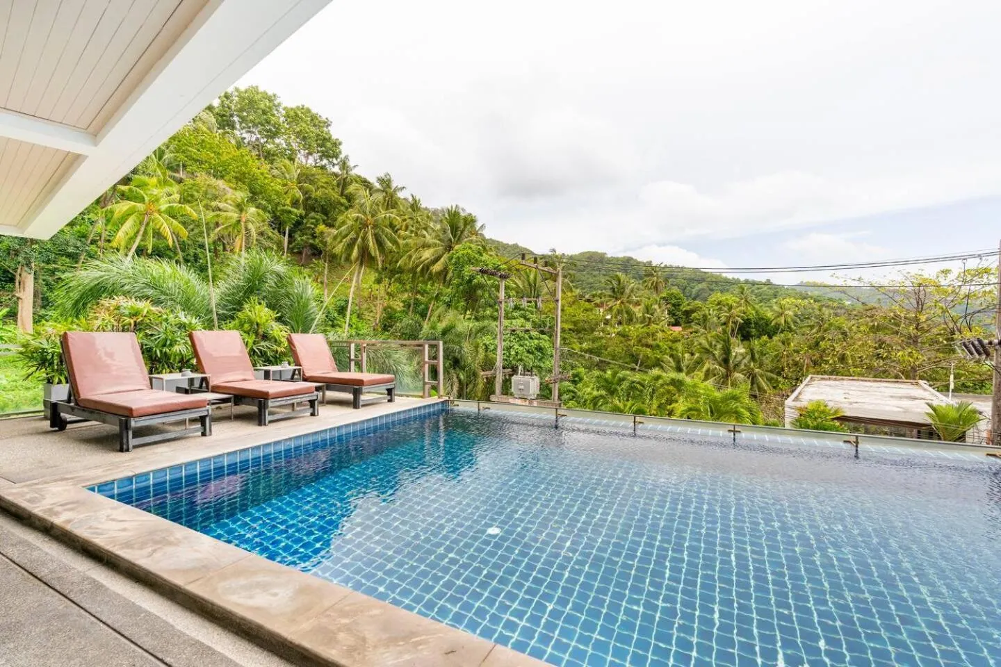 Swimming pool in Lae Lay Suites - Karon Beach