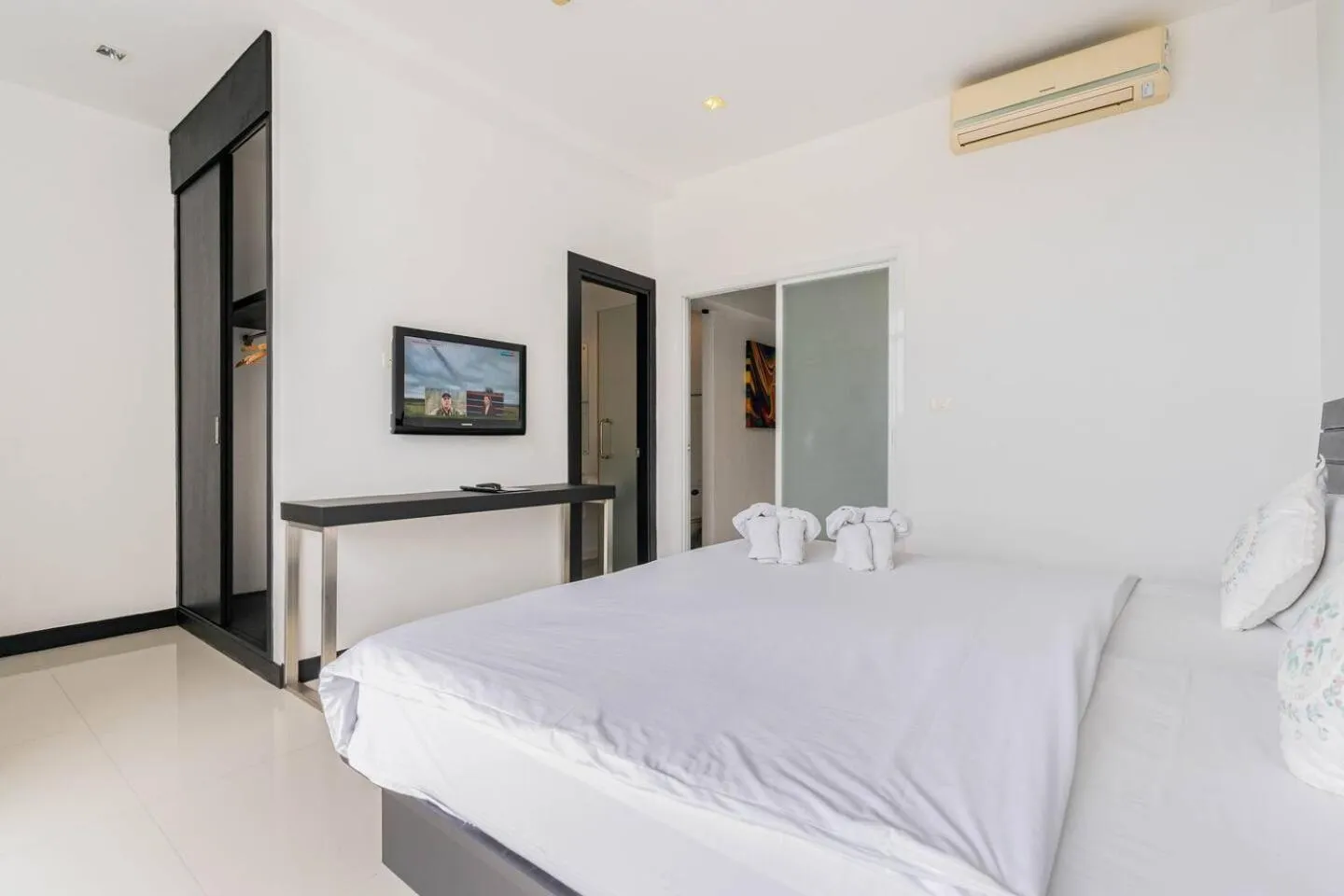 TV and multimedia in Lae Lay Suites - Karon Beach