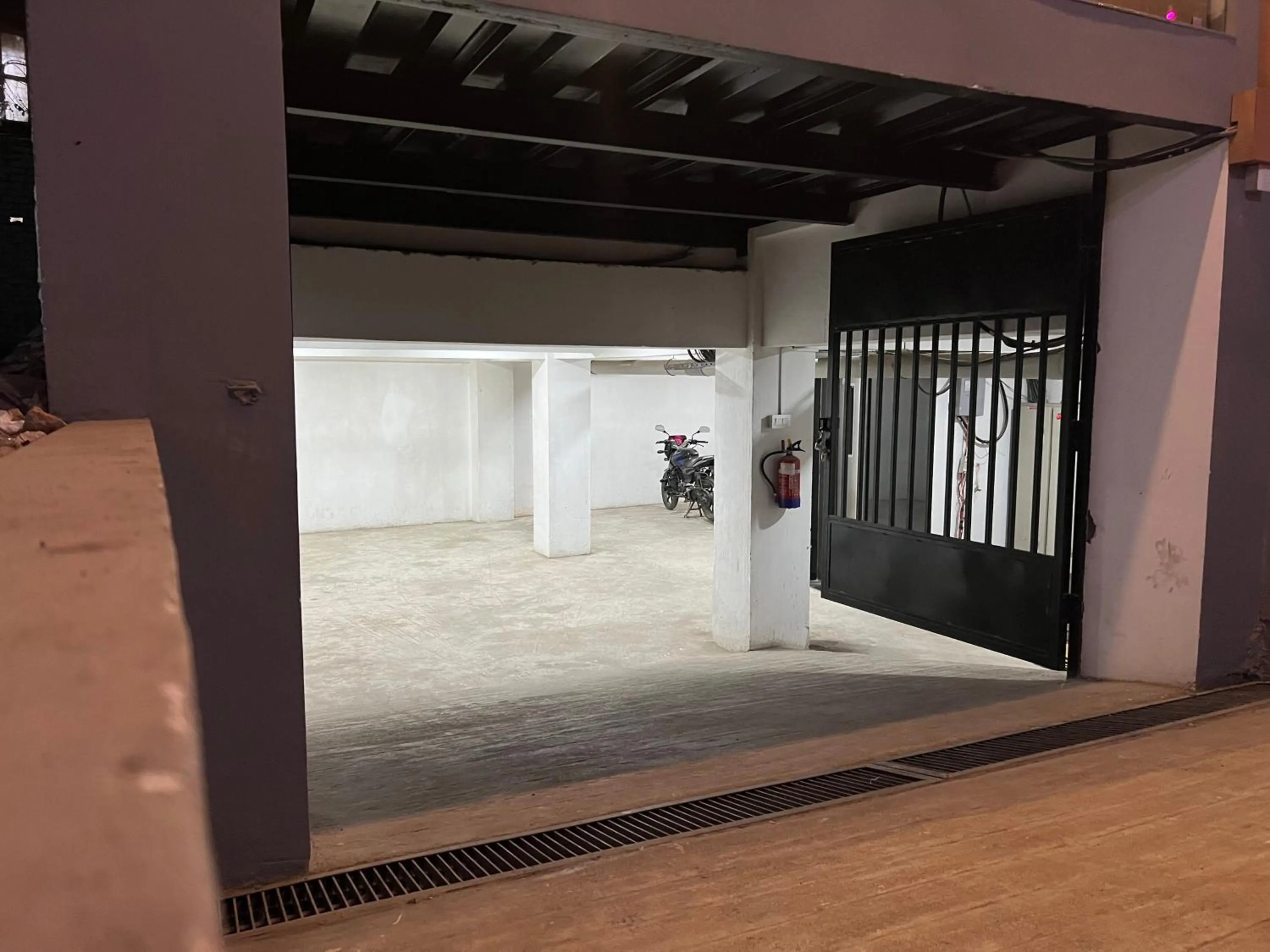 Parking in Hotel New Era