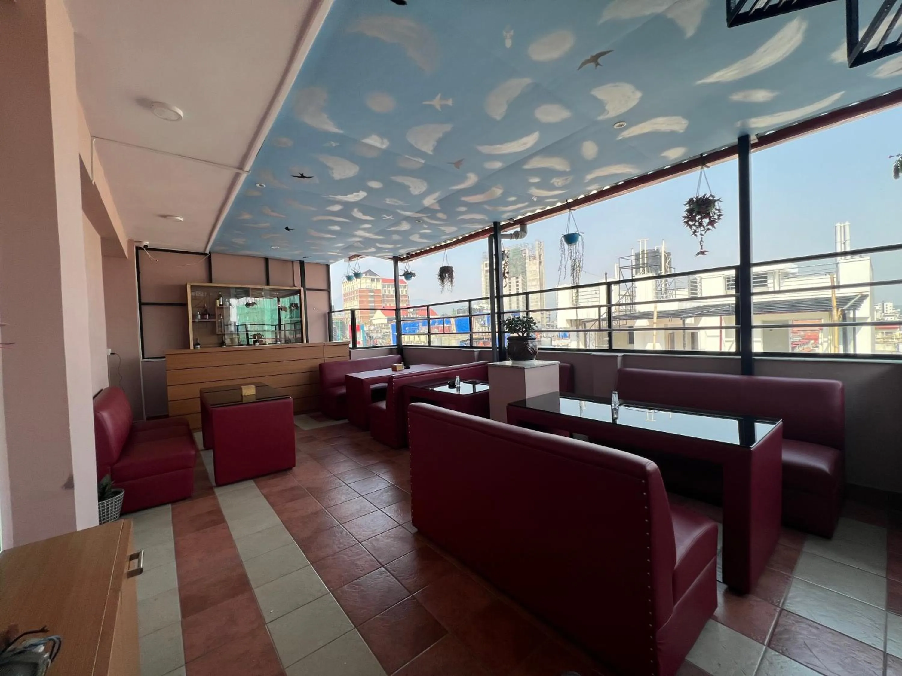 Restaurant/places to eat in Hotel New Era