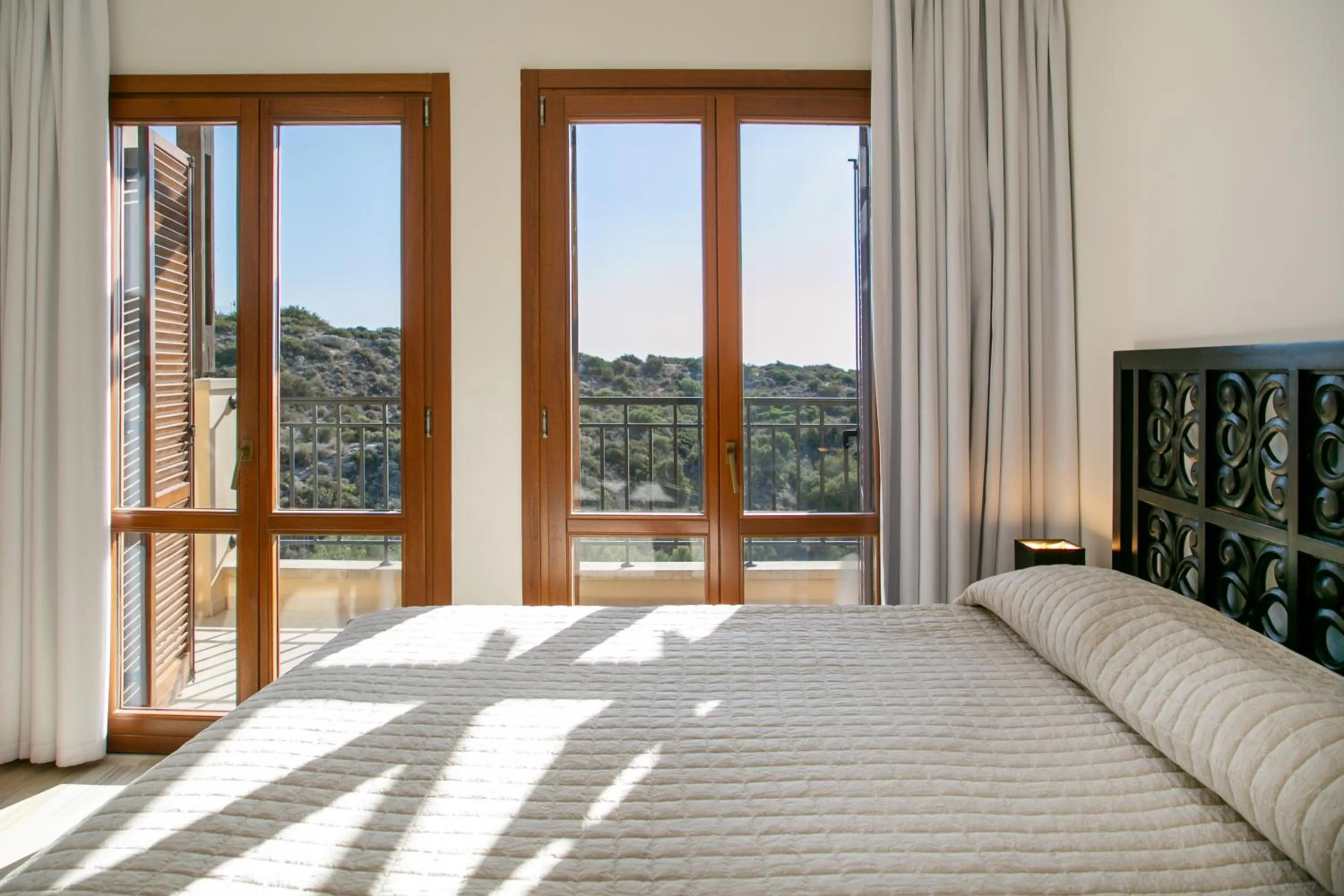 Bed in Aphrodite Hills Rentals - Junior Villas