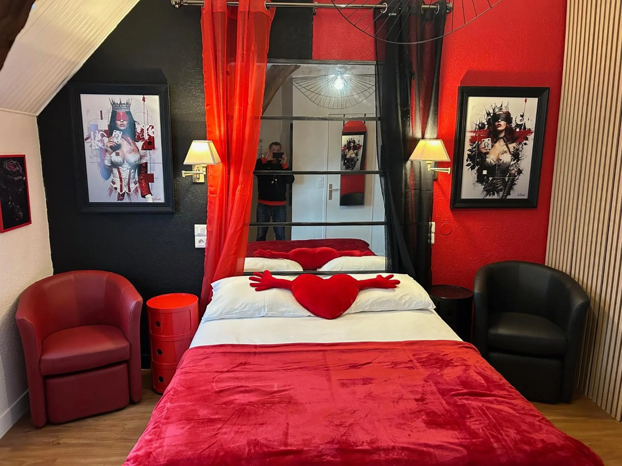 Bed in Logis Auberge De Launay