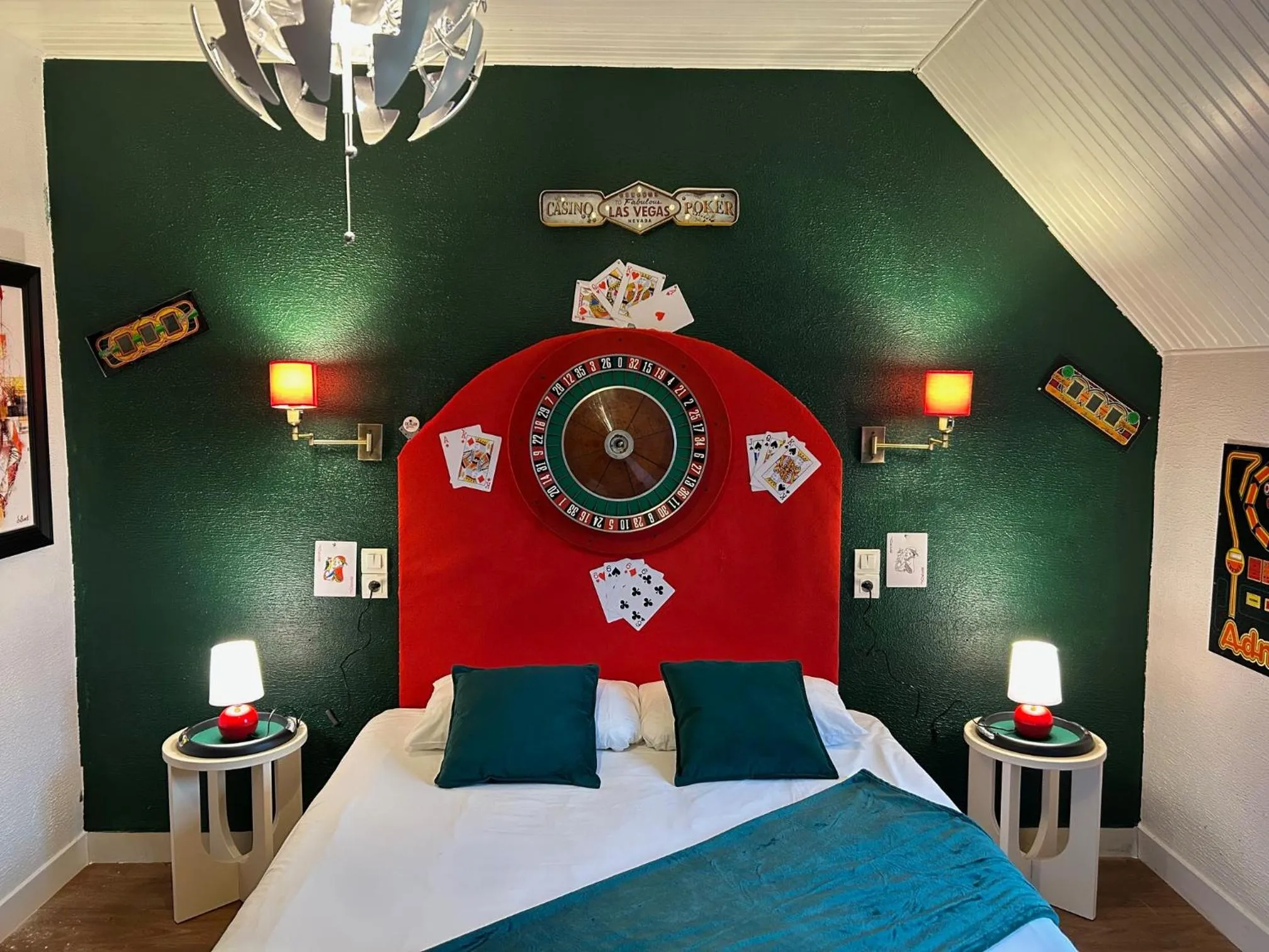 Bed in Logis Auberge De Launay