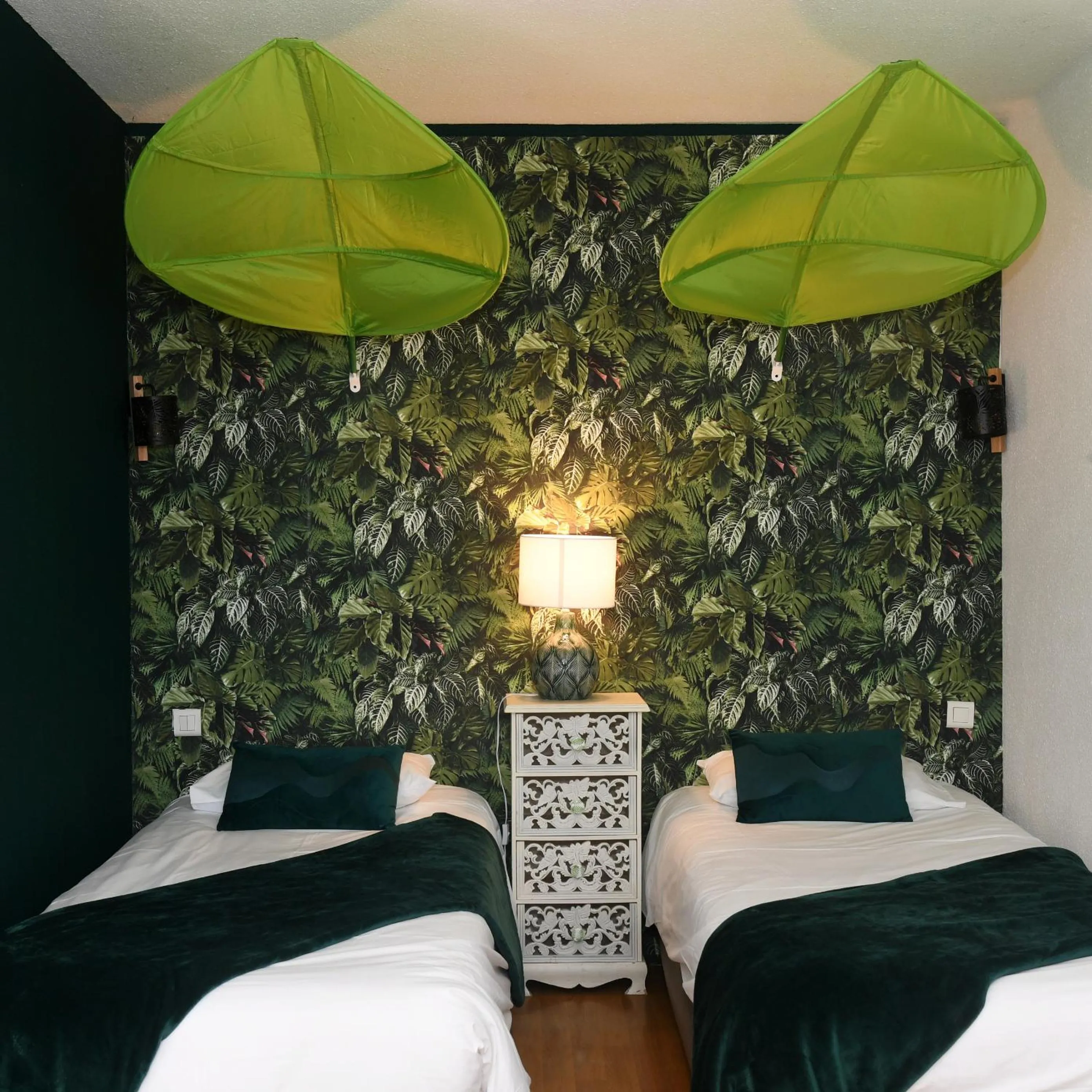 Bed in Logis Auberge De Launay