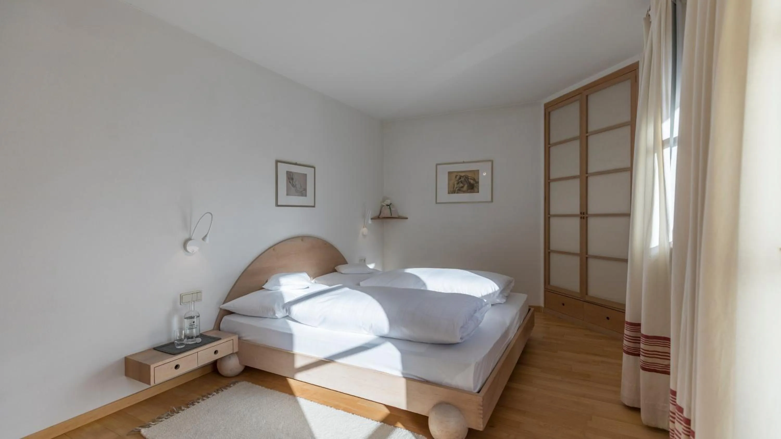 Bedroom, Bed in Residence Königswarte Strata Sexten