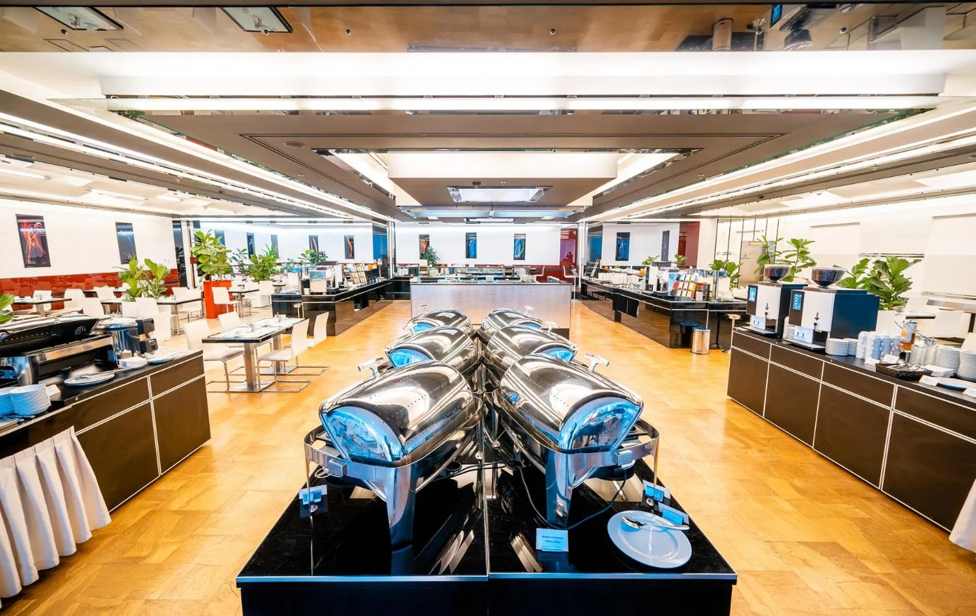 Restaurant/places to eat in Grandior Hotel Prague