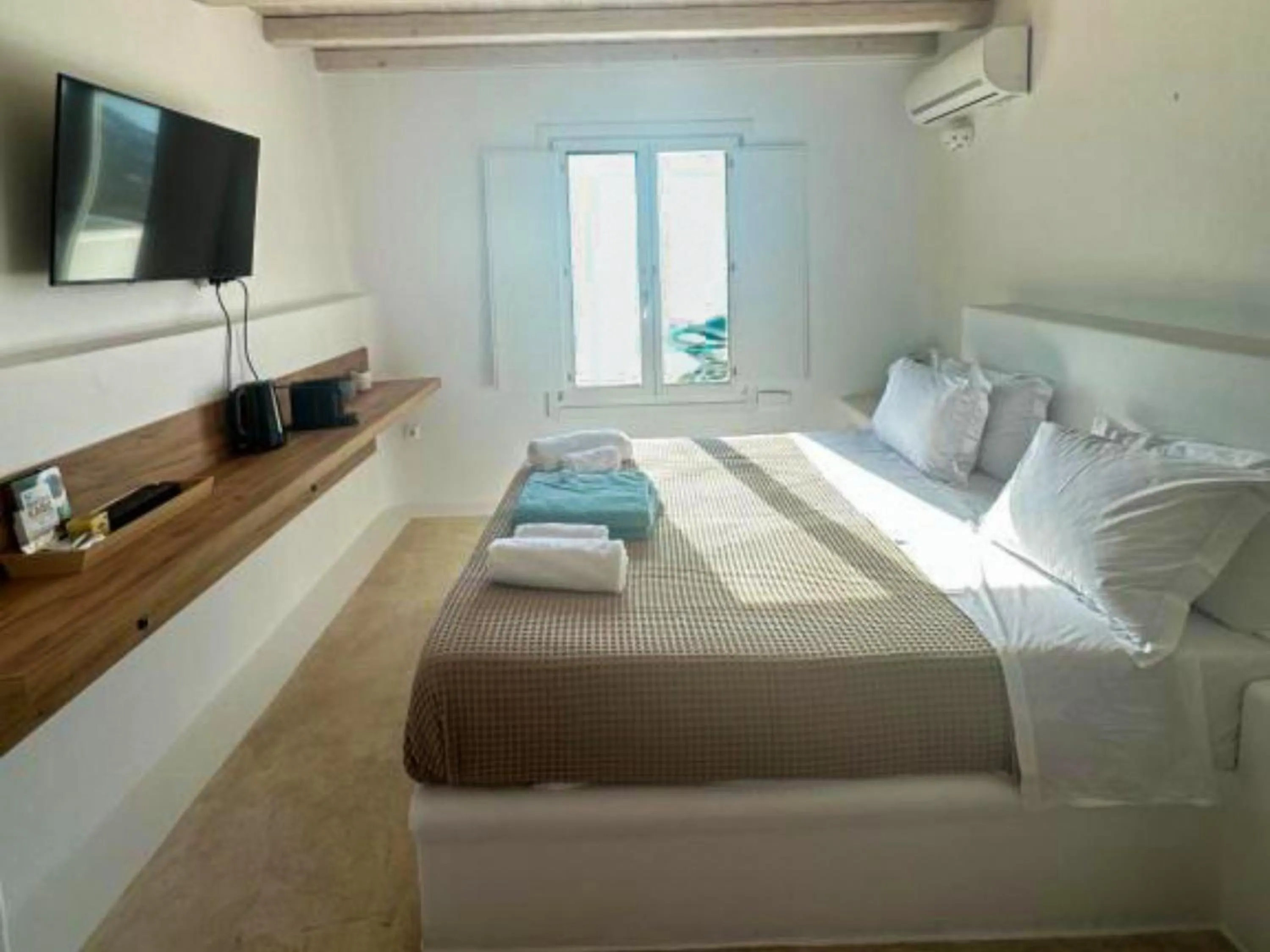 Bedroom in White Rock Suites & Villas