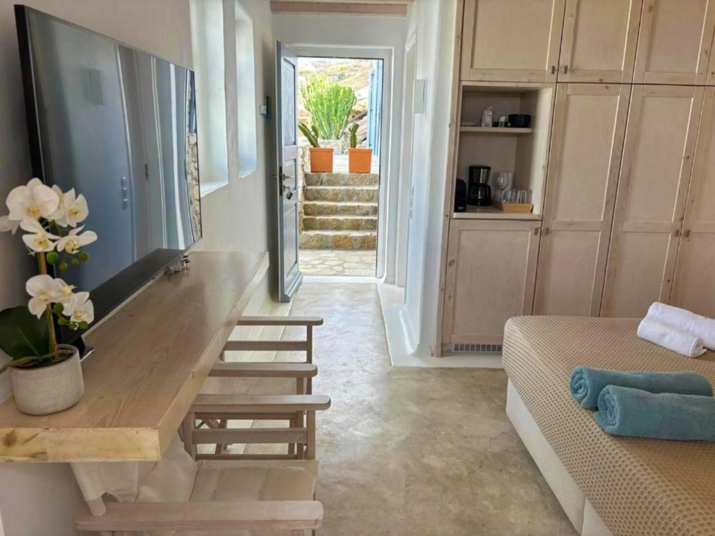 Bedroom in White Rock Suites & Villas