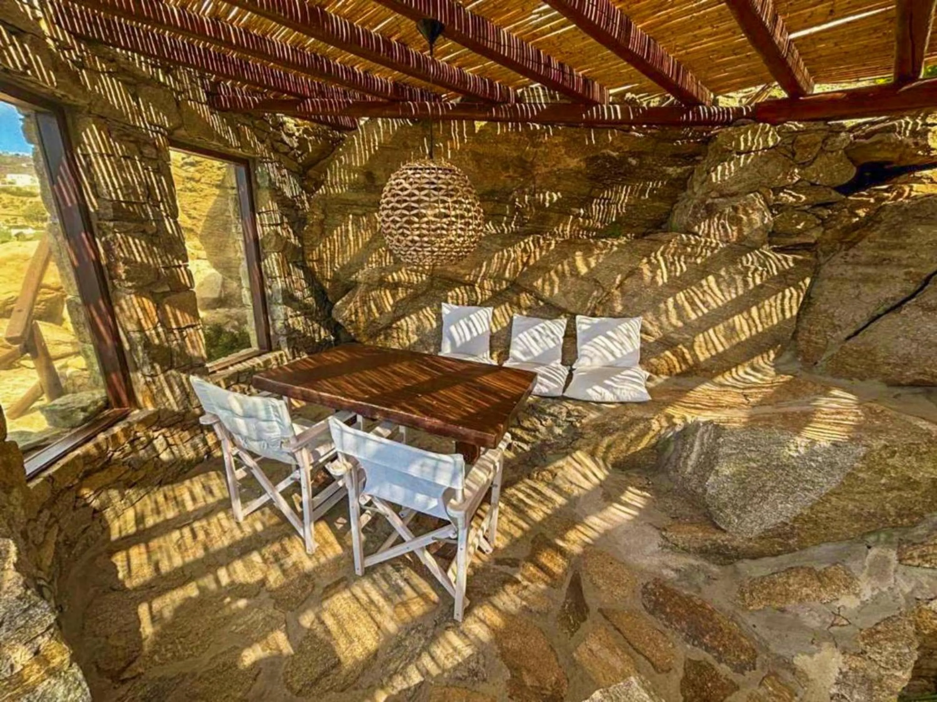 Patio in White Rock Suites & Villas